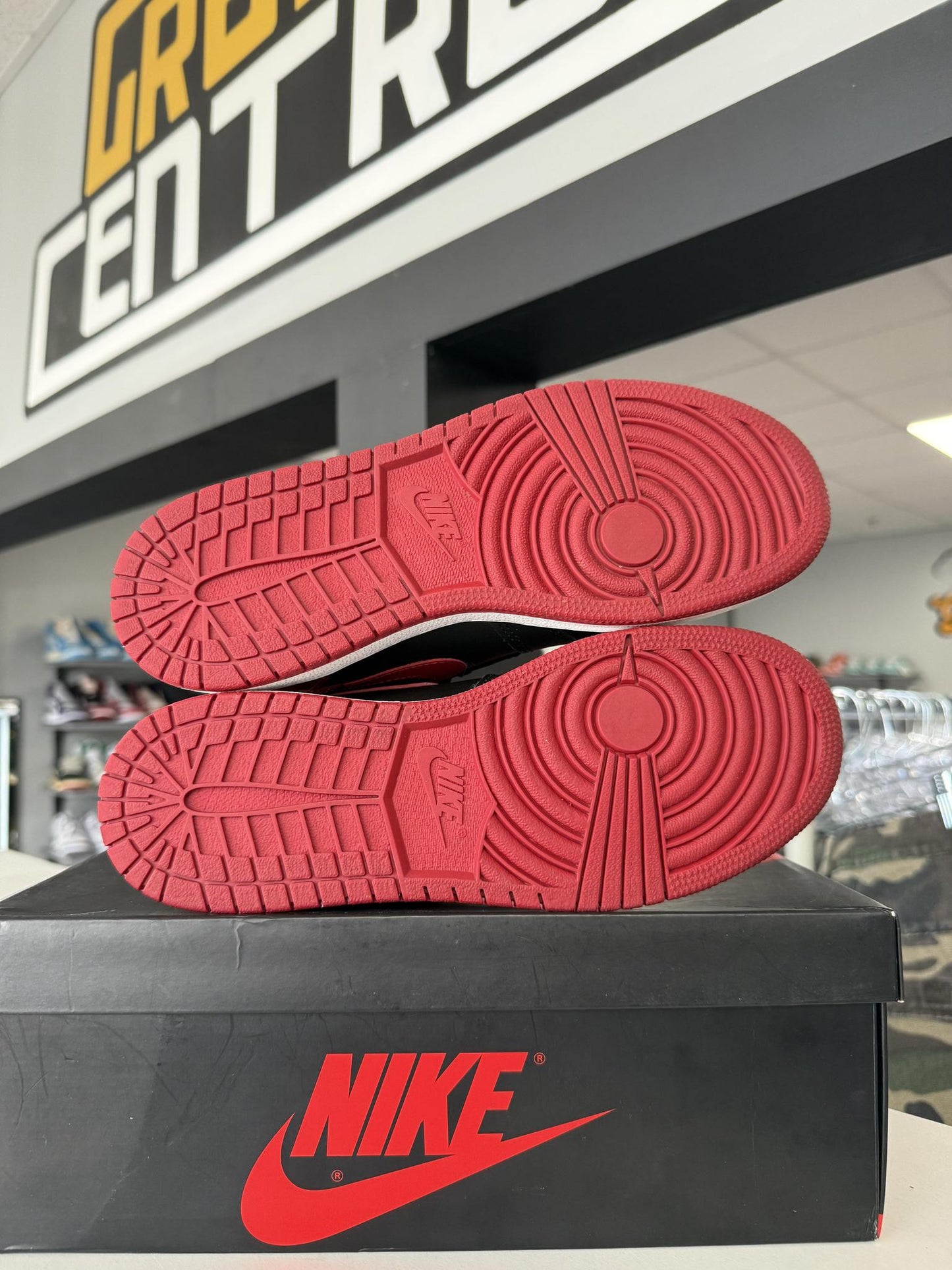 Jordan 1 "Bred" Used Size 6Y/7.5W