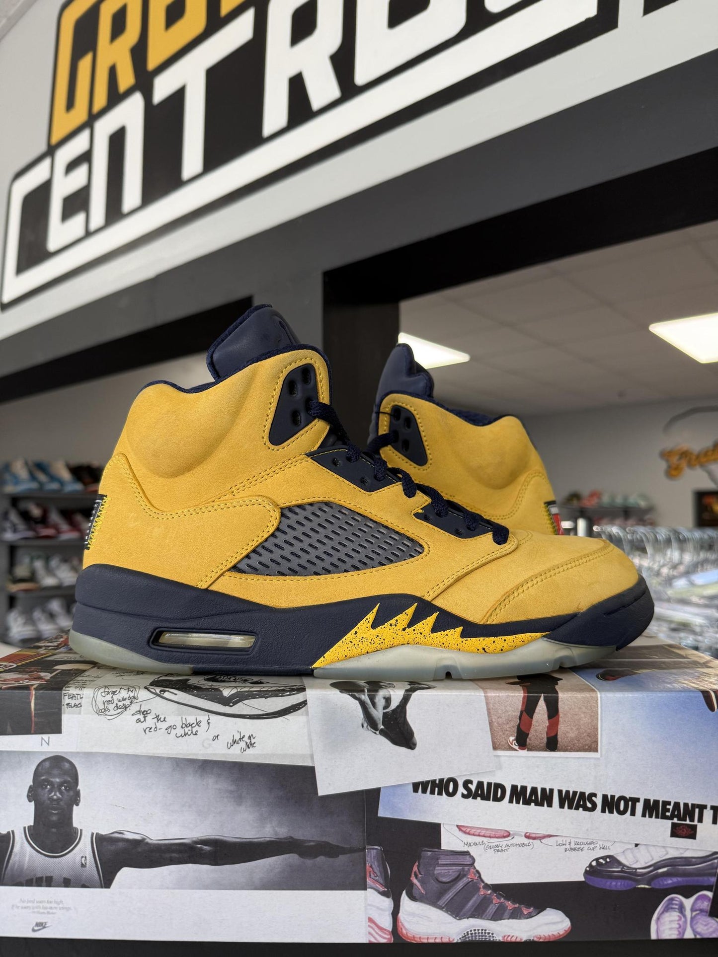 Jordan 5 "Michigan" Used Size 10