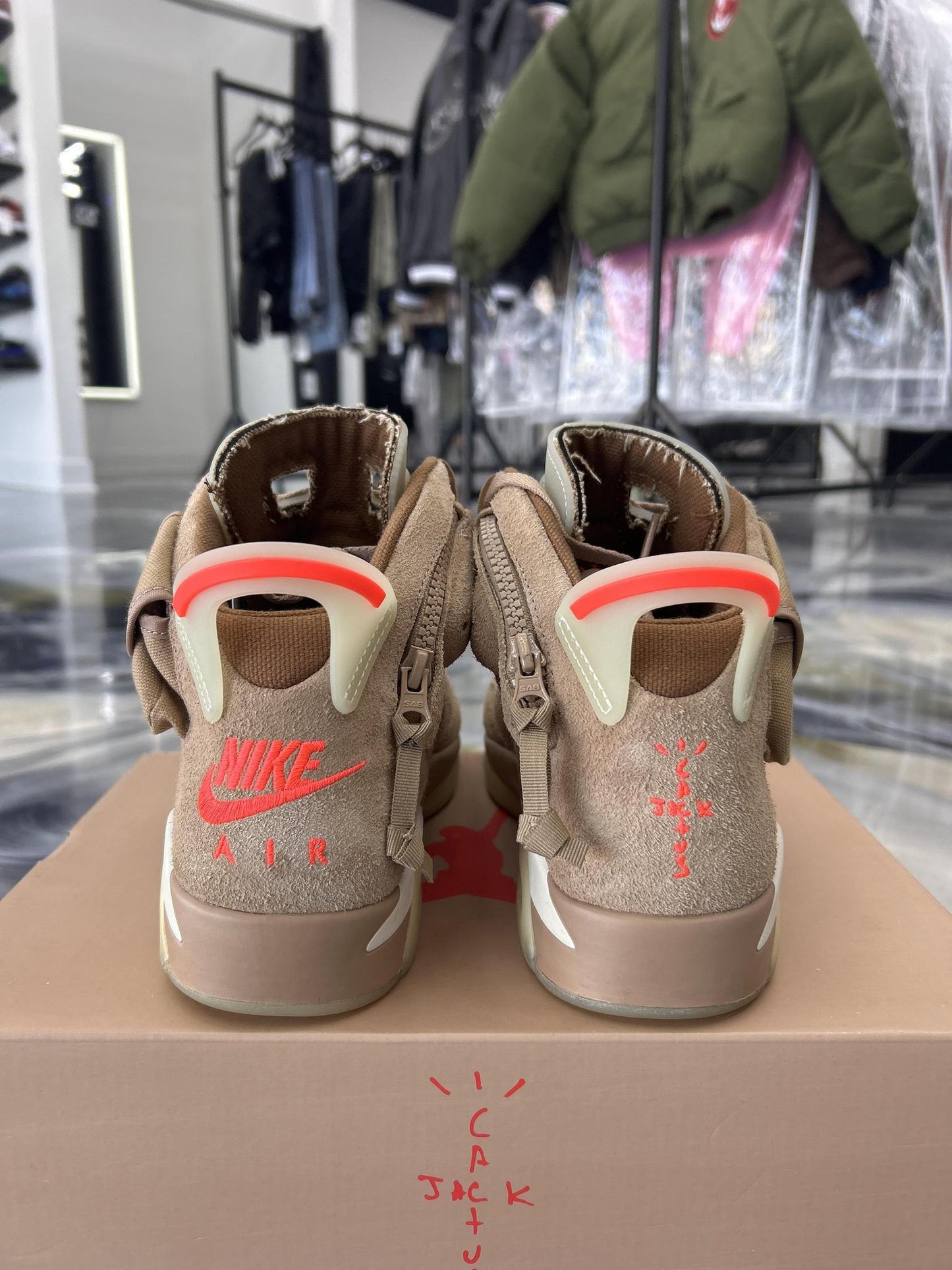 Jordan 6 Travis Scott "British Khaki" Used Size 9