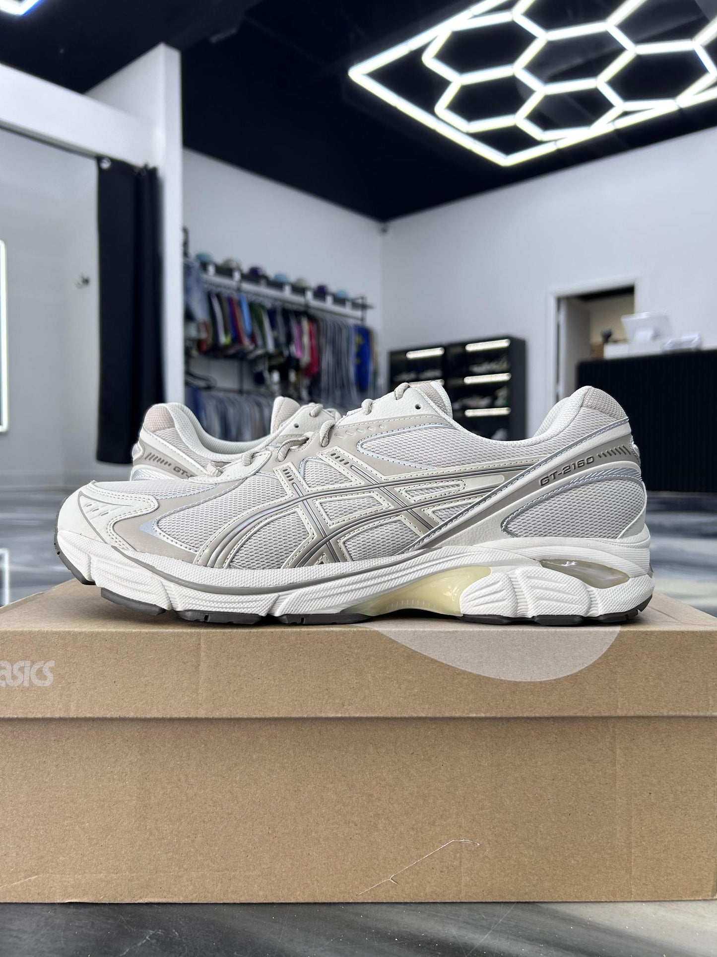Asics 2160 "Oatmeal/Taupe" Used Size 14