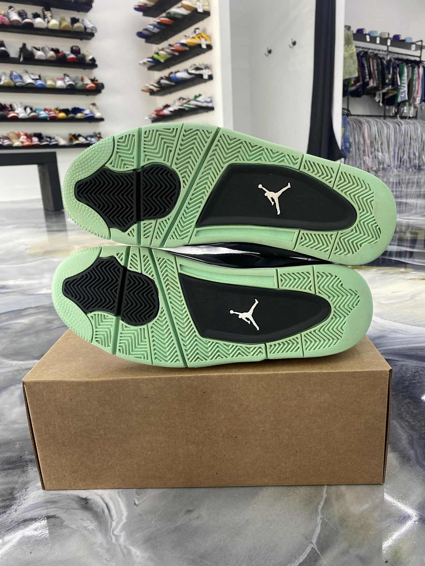 Jordan 4 "Green Glow" Used Size 12