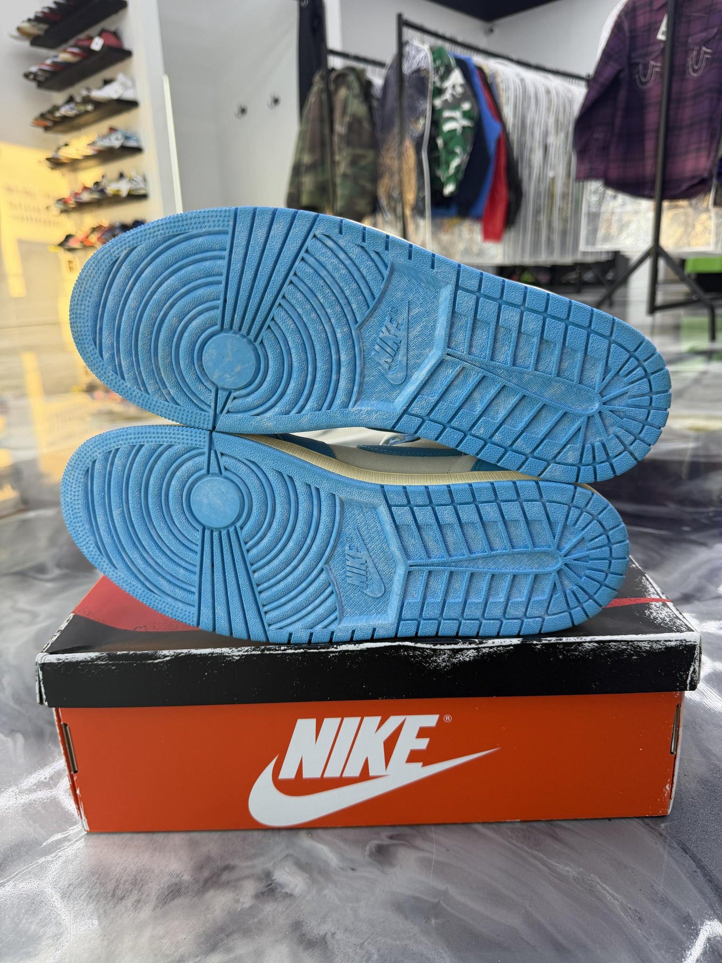 Jordan 1 "UNC" Used Size 13