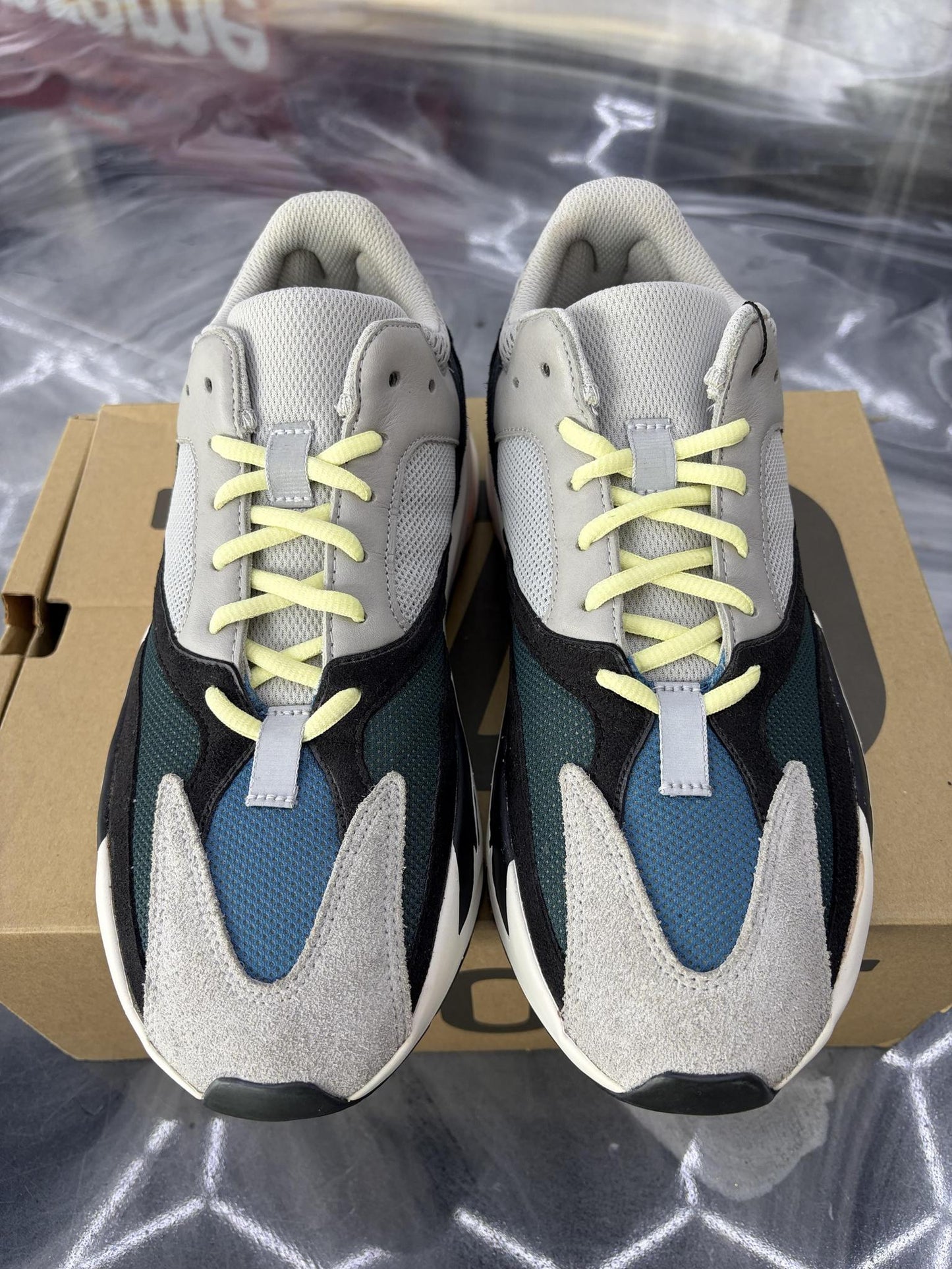Yeezy 700 Boost "Wave Runner" Used Size 10