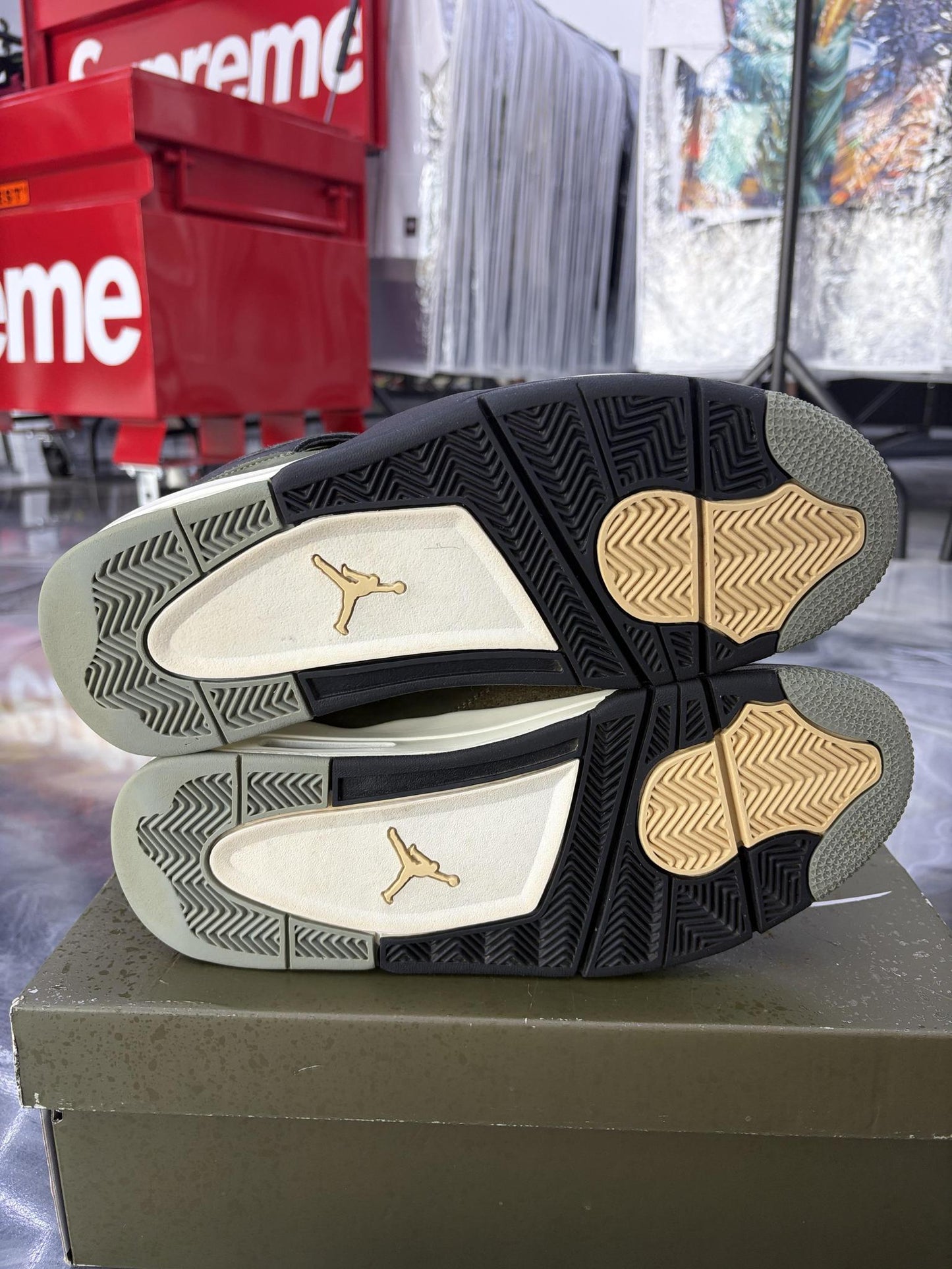 Jordan 4 "Olive" Used Size 10.5