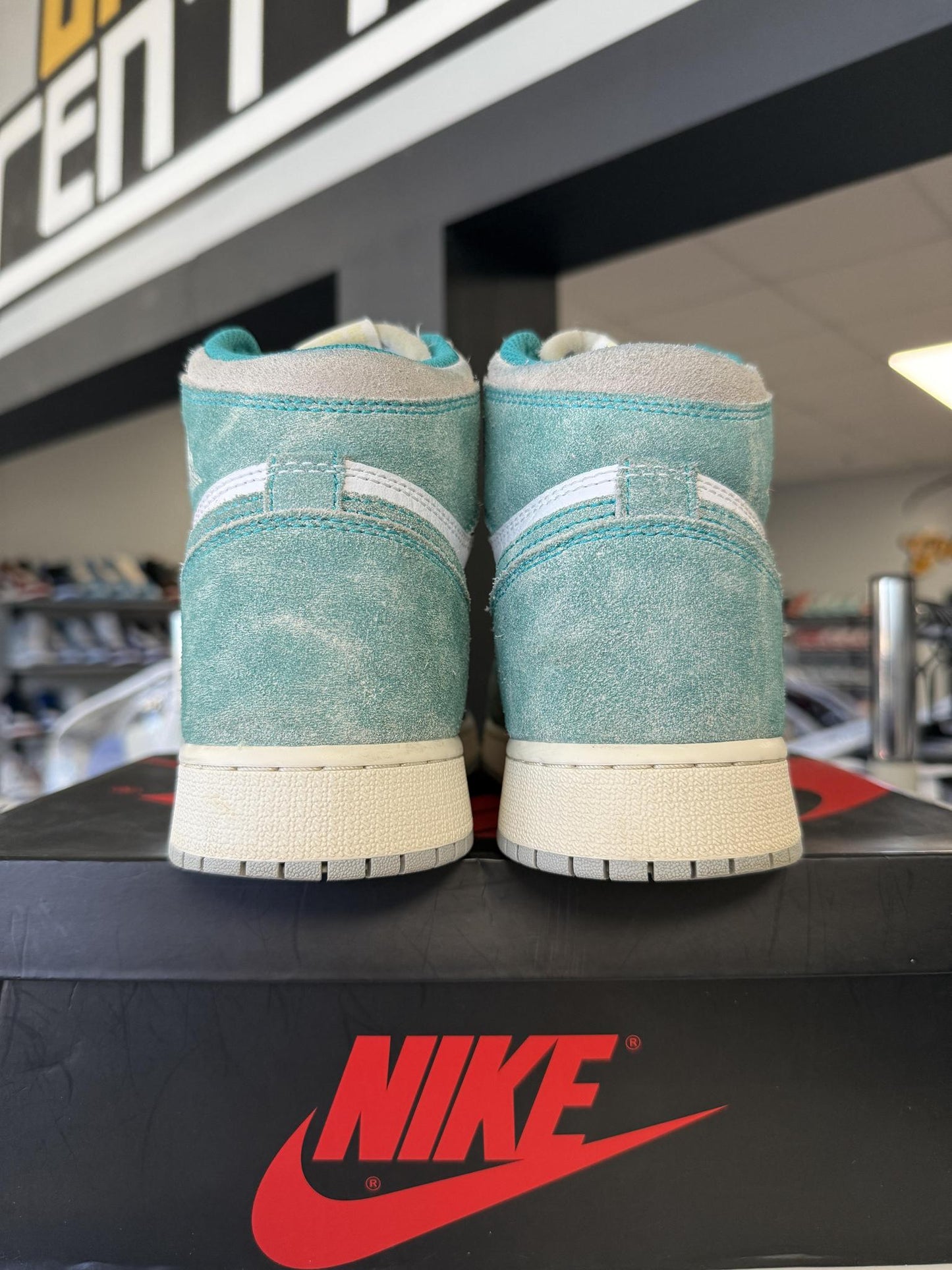 Jordan 1 "Turbo Green" Used Size 7Y/8.5W