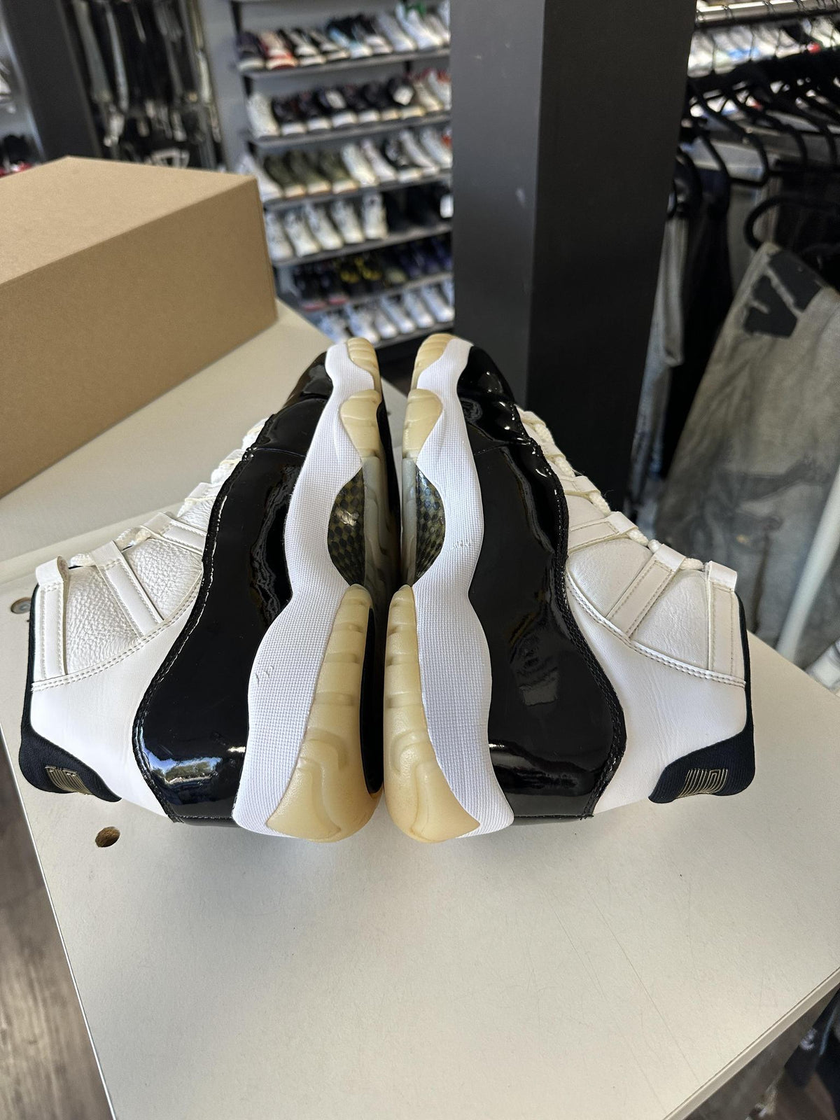 Jordan 11 "Gratitude" Size 10 Used