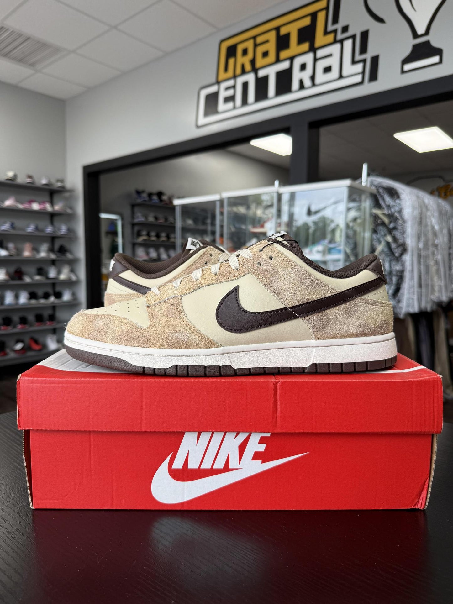 Nike Dunk Low "Animal Pack Giraffe" Used Size 11.5