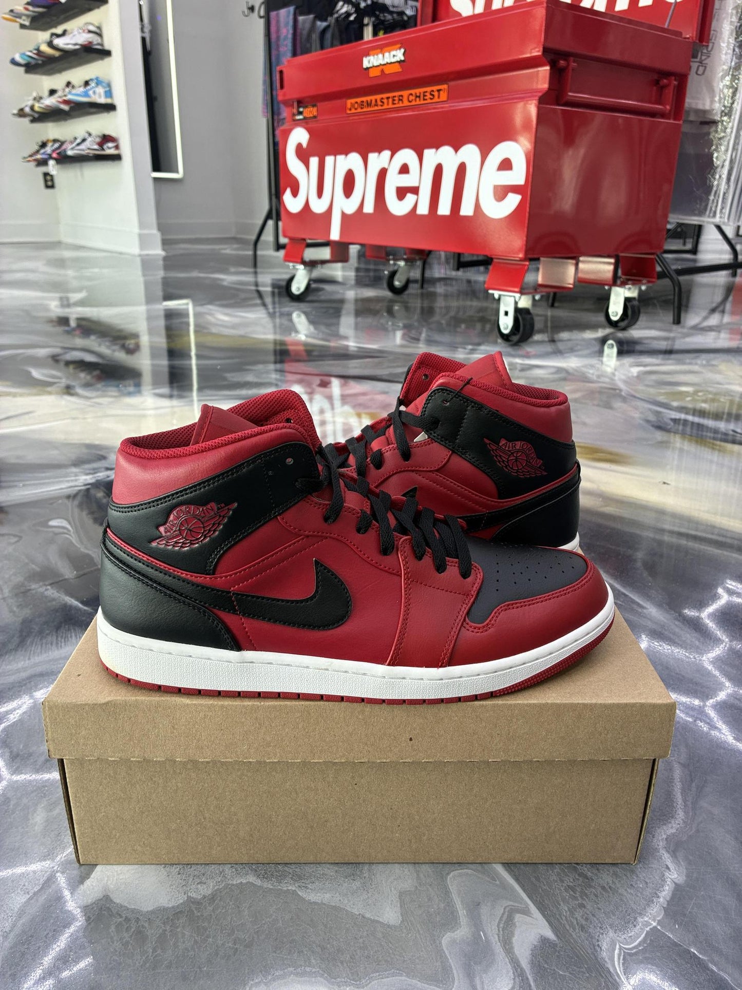 Jordan 1 Mid "Reverse Bred" Used Size 12
