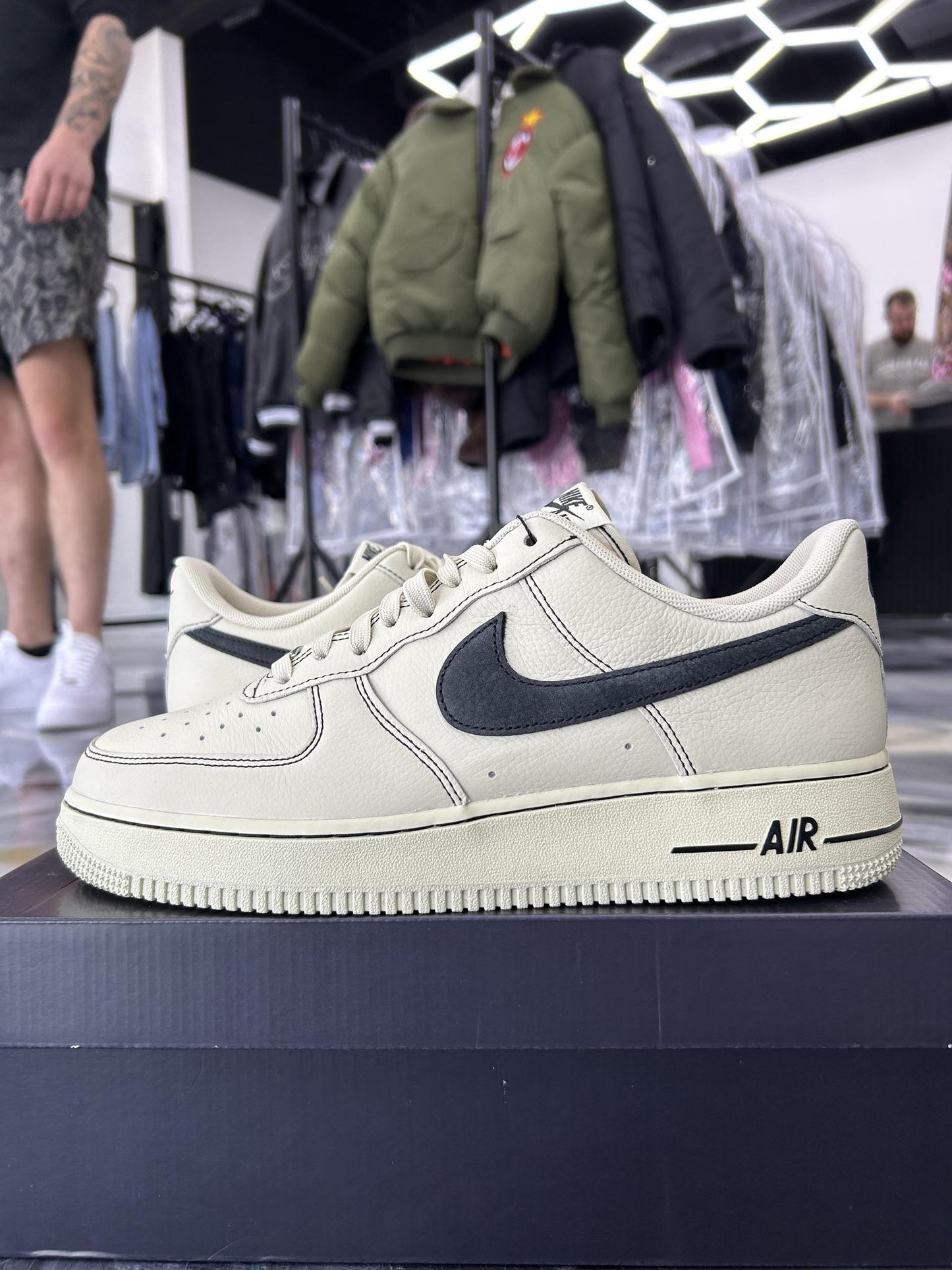 Nike Air Force 1 "Light Khaki Black" Used Size 11