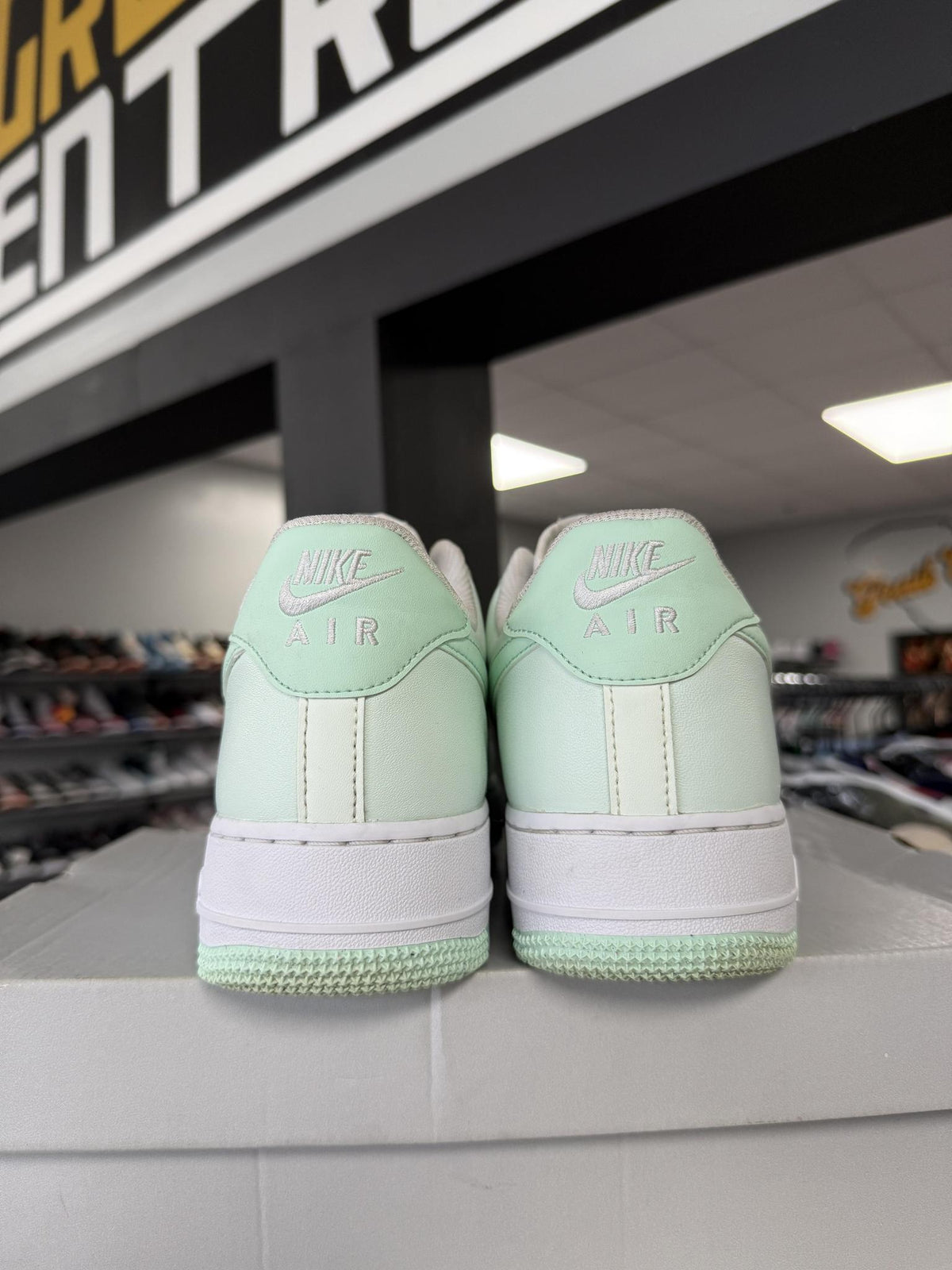 Nike Air Force 1 "Glow Green" Used Size 10.5