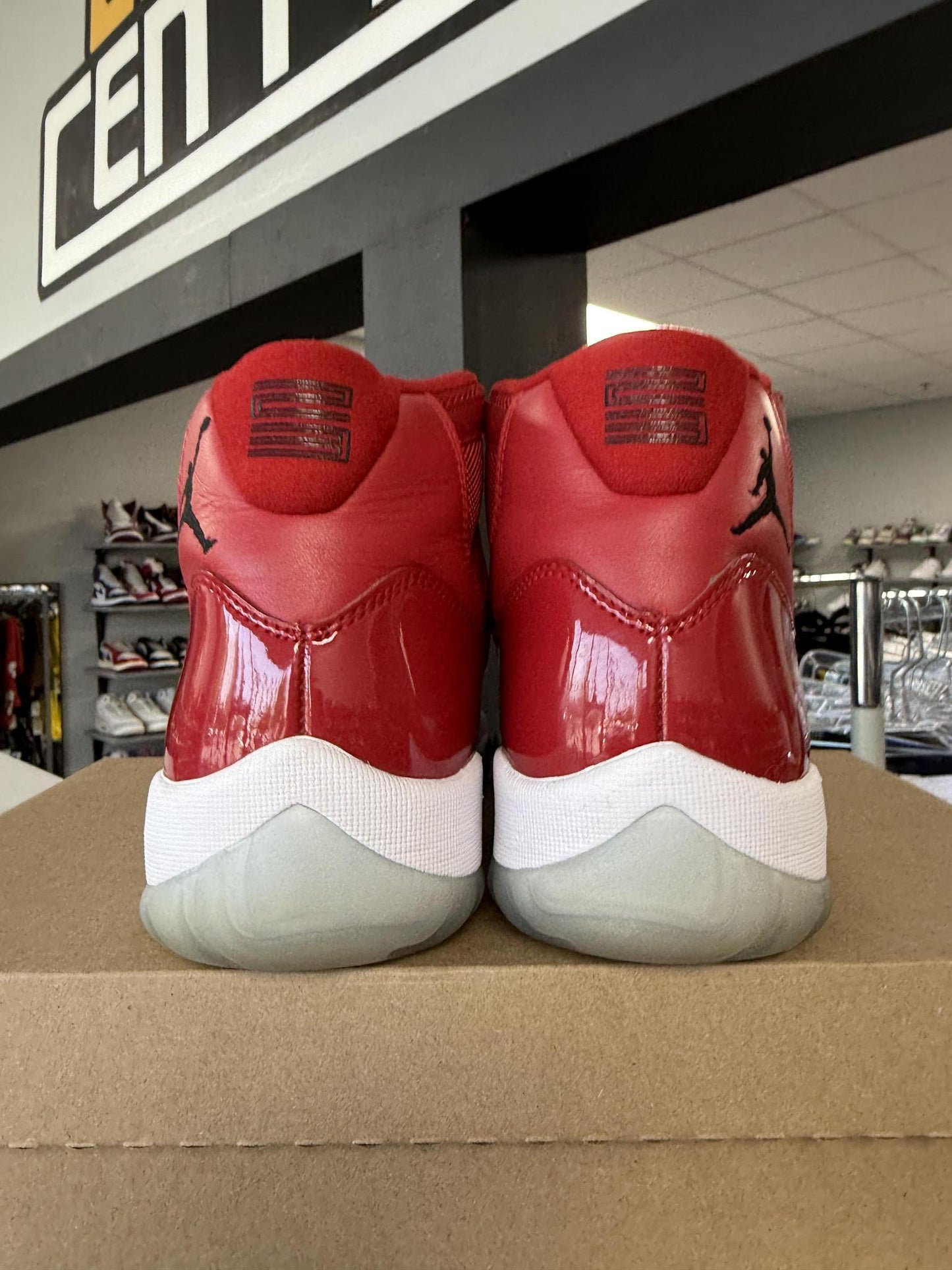 Jordan 11 "Win Like '96" Used Size 9