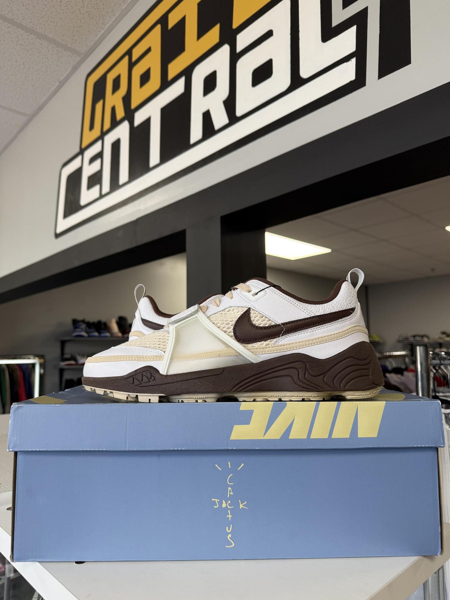 Nike Zoom Field Jaxx "Light Chocolate" Used Size 13
