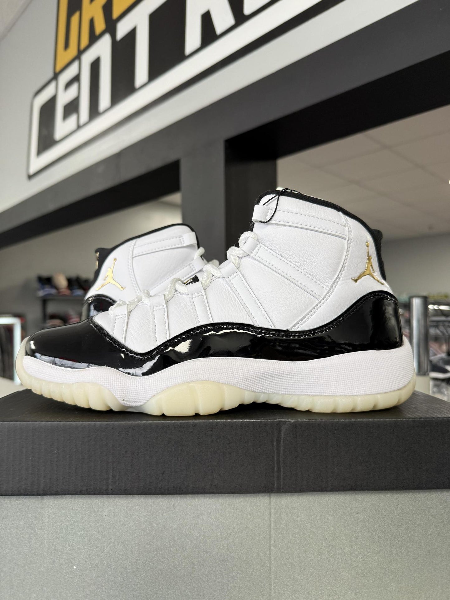 Jordan 11 "Gratitude" Used Size 7Y/8.5W