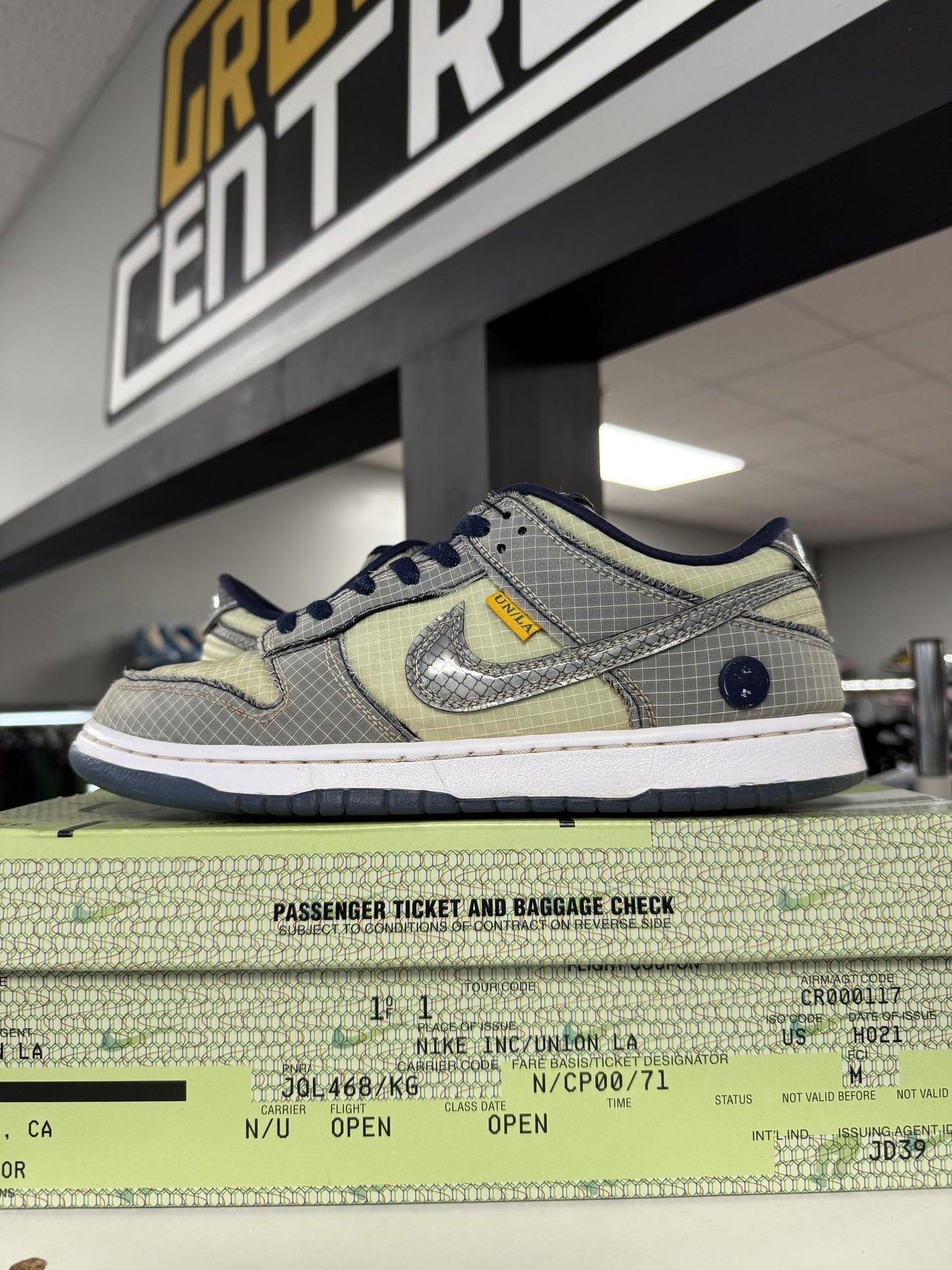 Dunk Low Union "Pistachio" Used Size 8.5