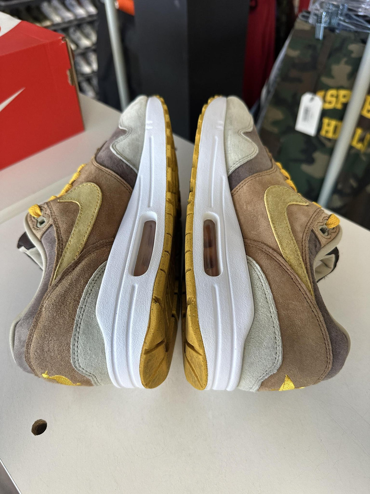 Nike AM1 "Duck Pecan Yellow Ochre" Used Size 9.5