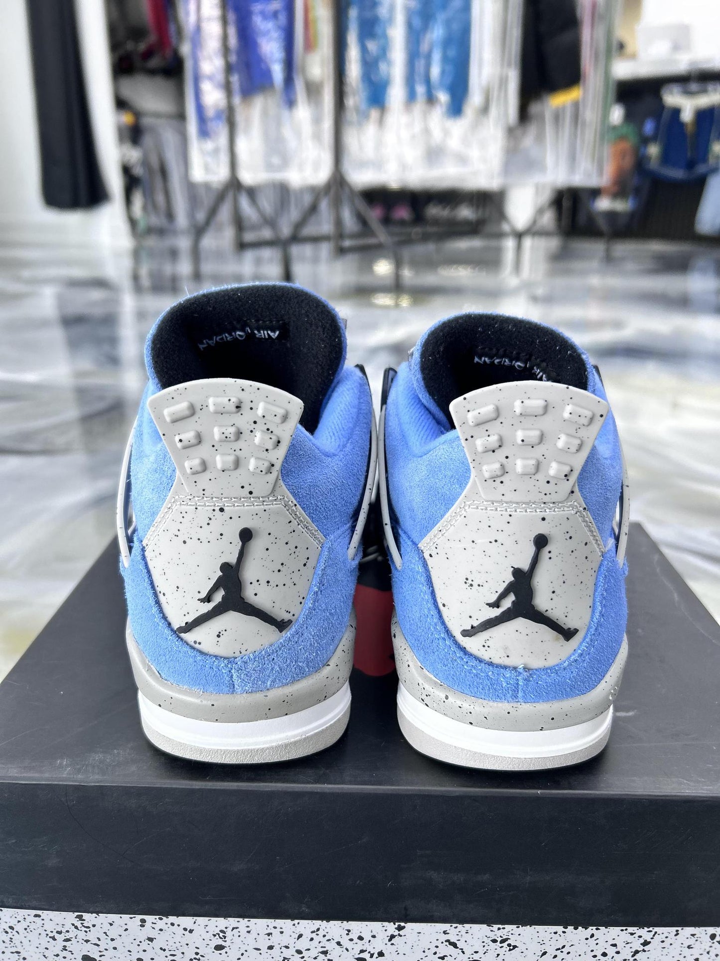 Jordan 4 University Blue Used Size 5Y/6.5W