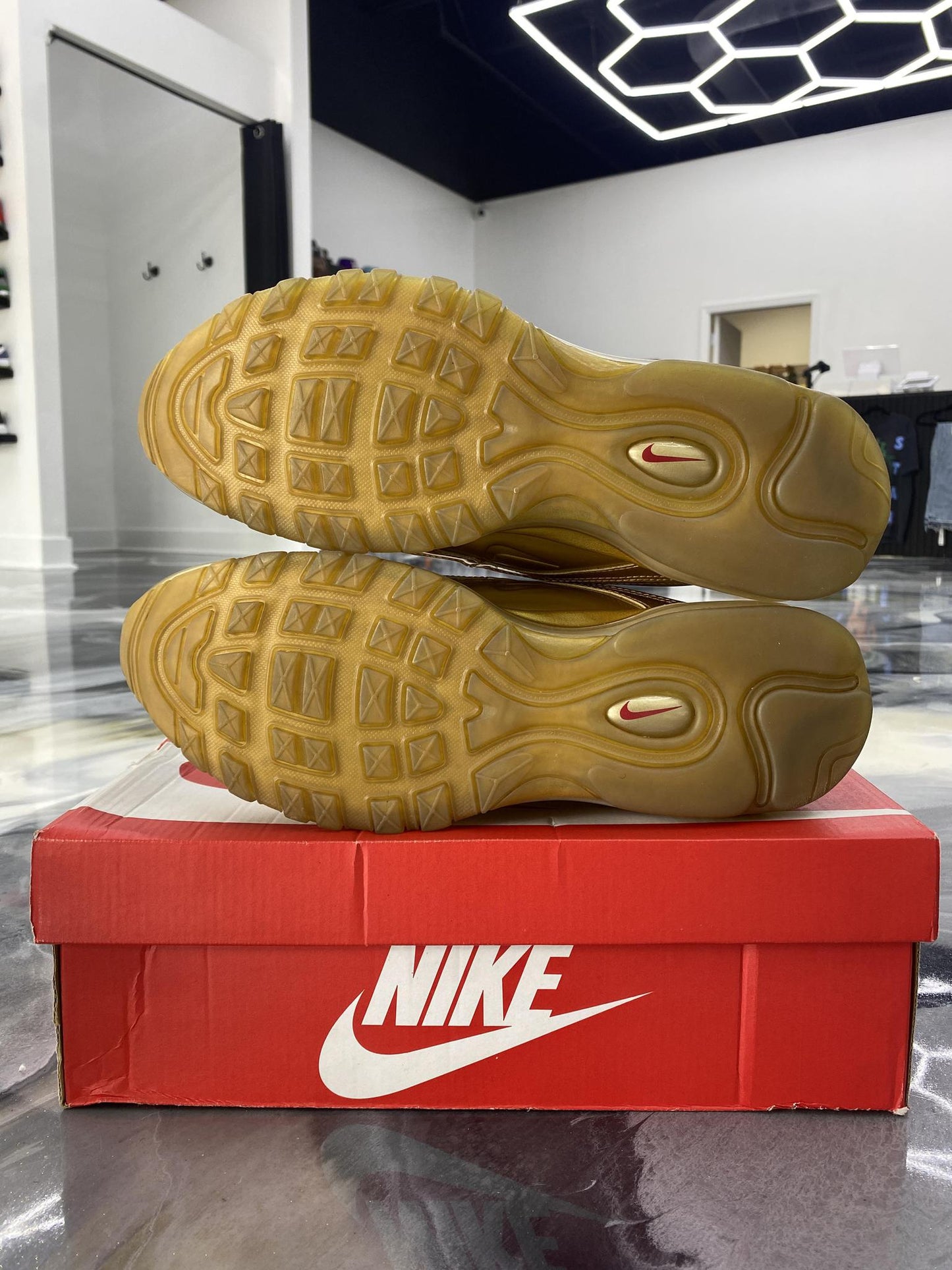 Nike Air Max 97 "Metallic Gold" Used Size 12