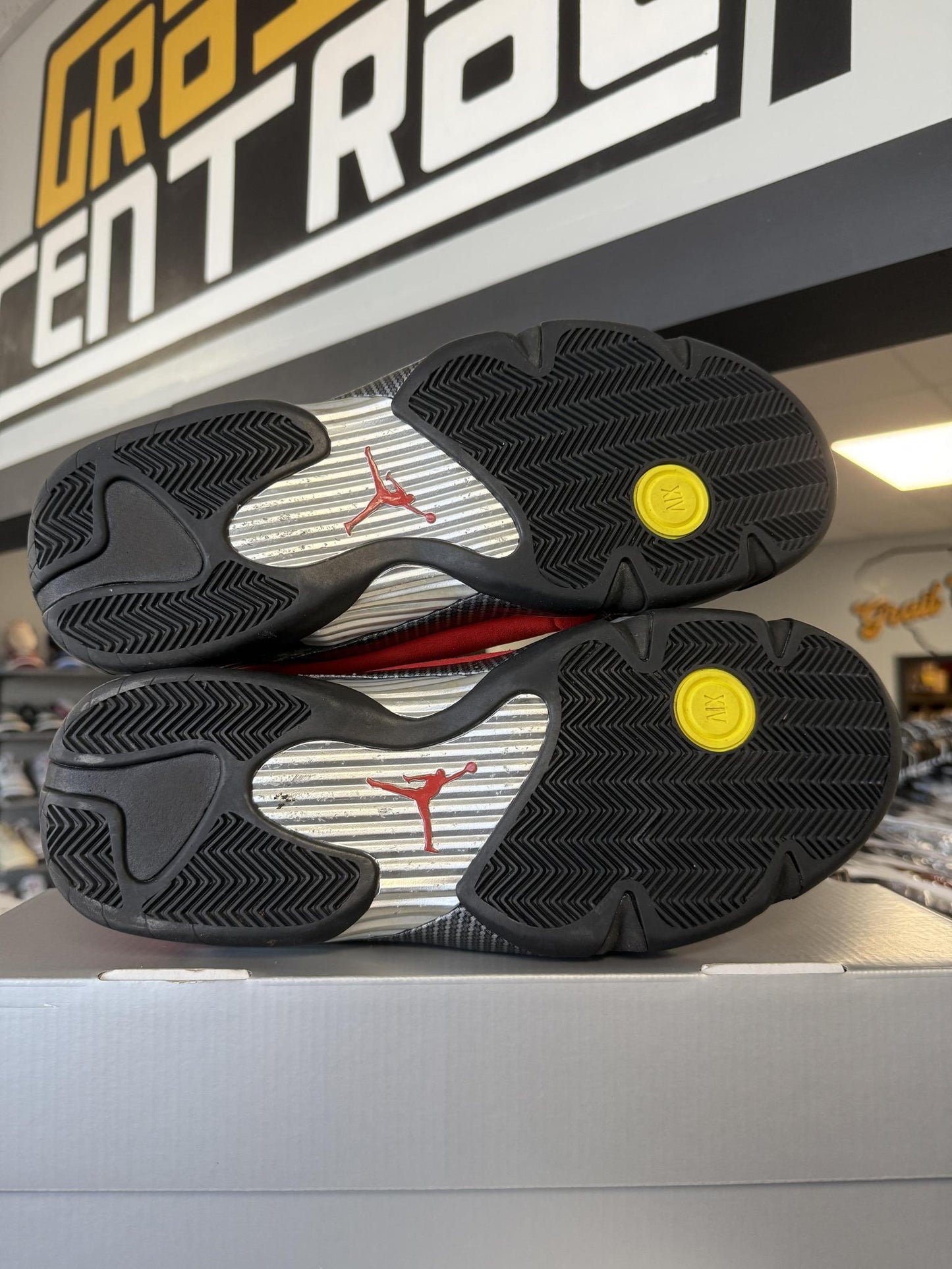 jordan 14 "Ferrari" Used Size 13