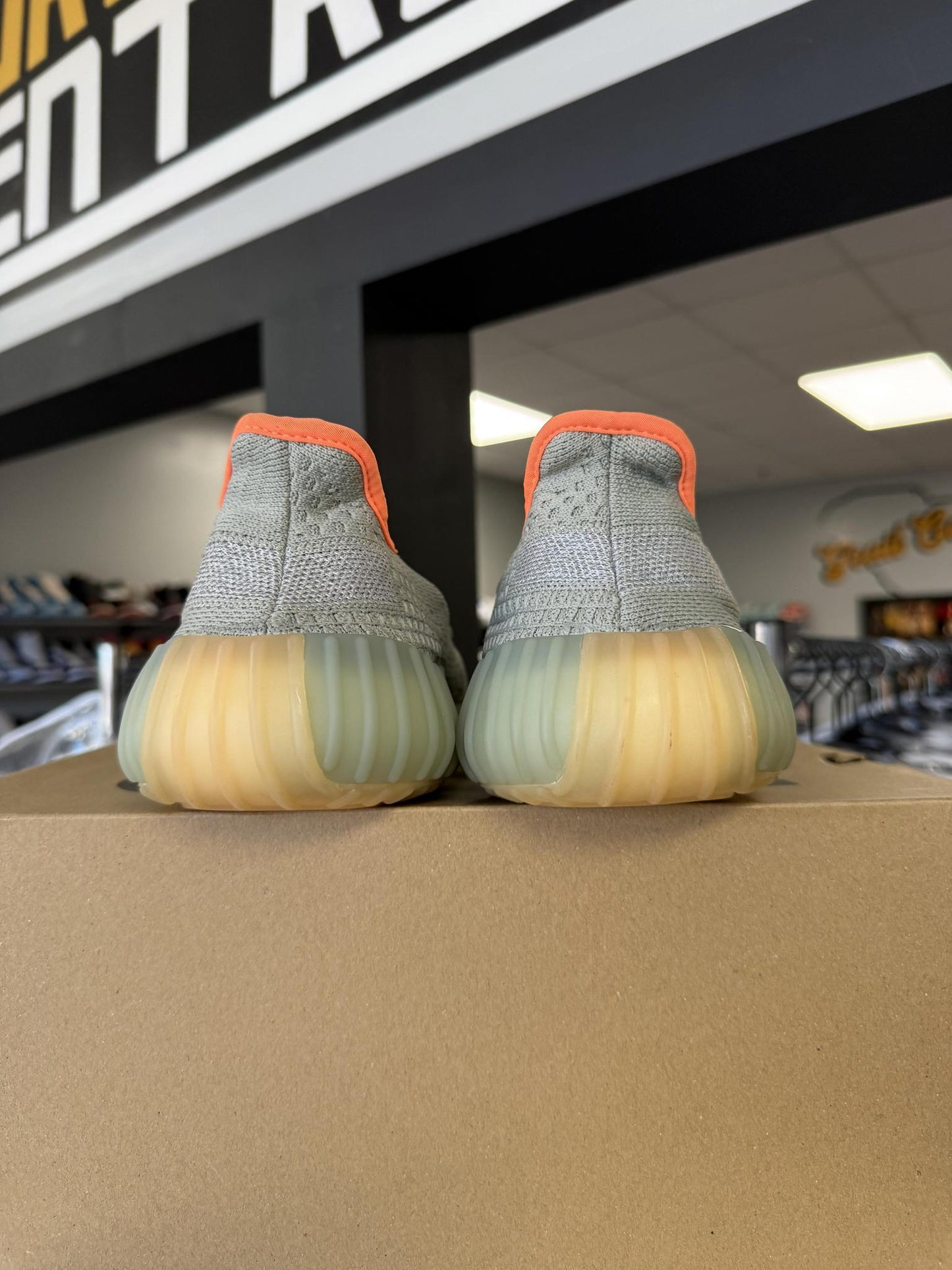 Yeezy 350 V2 "Desert Sage" Used Size 10