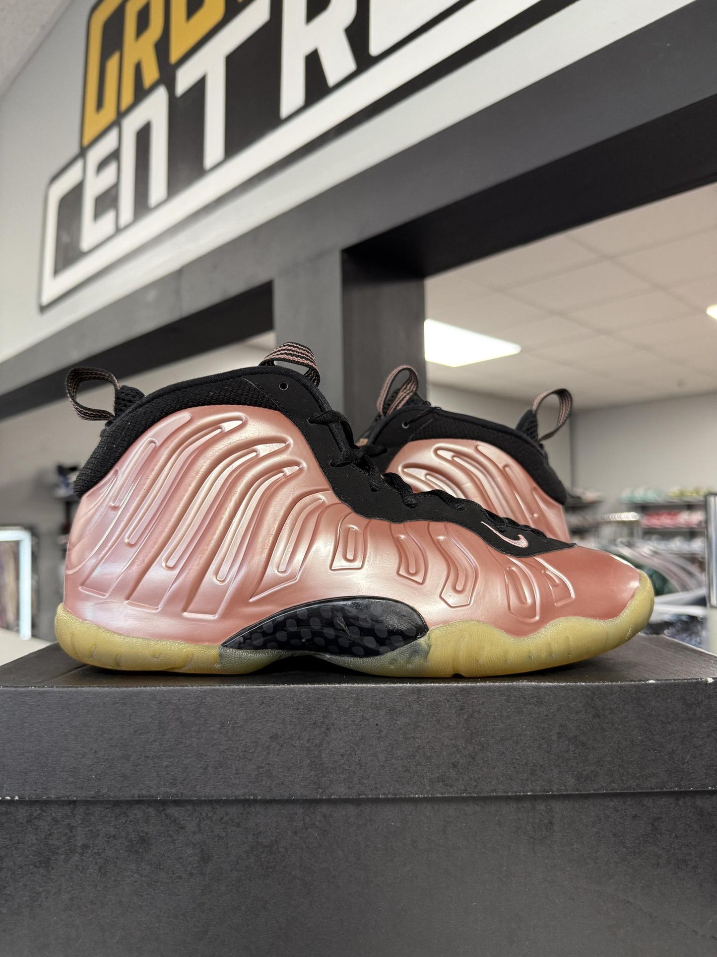 Nike Foamposite "Rust Pink" Used Size 7Y/8.5W