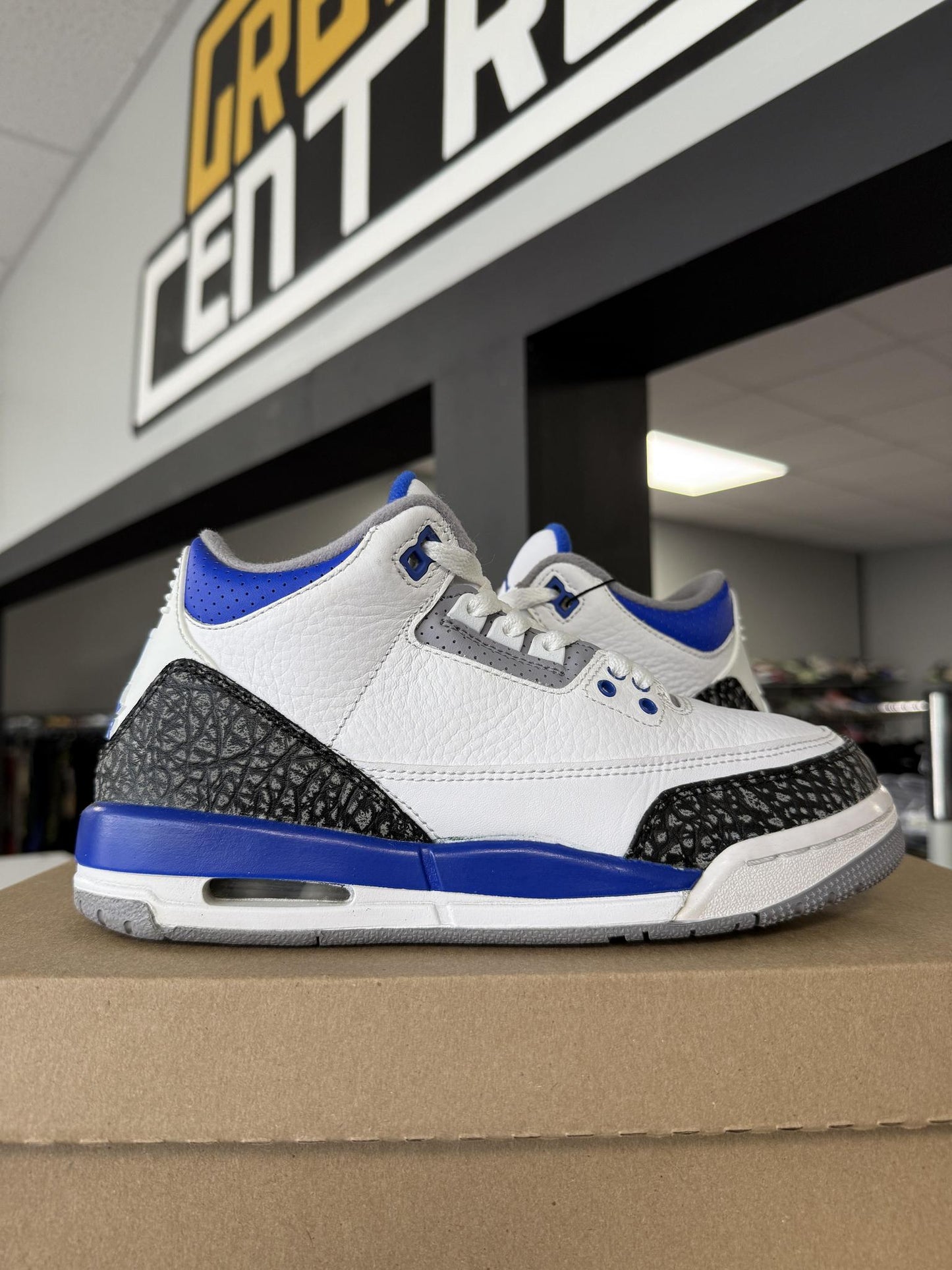 Jordan 3 "Racer Blue" Used Size 6Y/7.5W