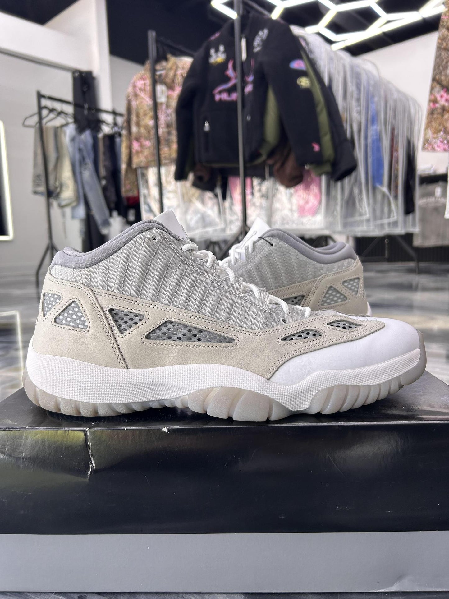 Jordan 11 Low IE "Grey" Used Size 13