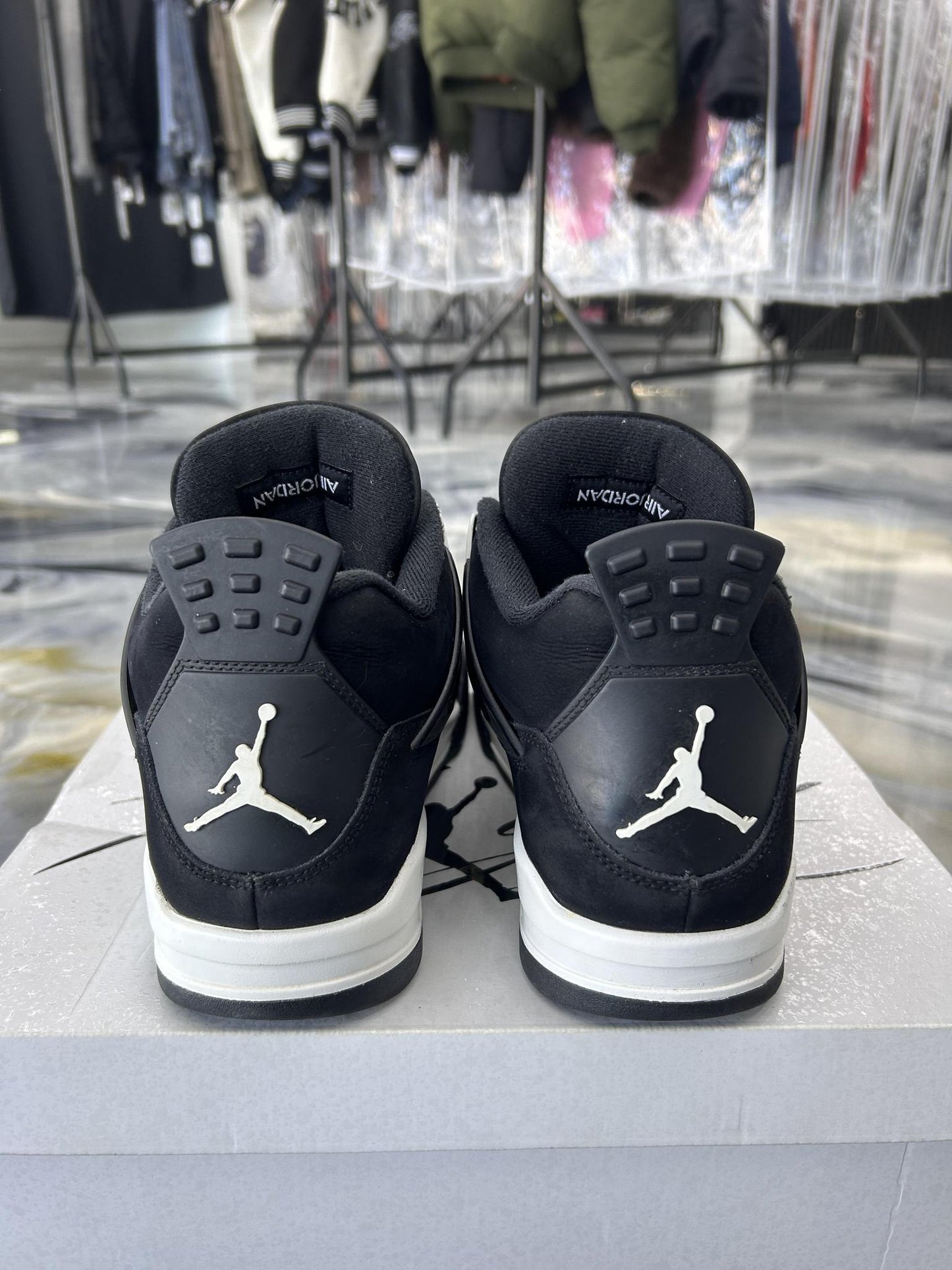 Jordan 4 "White Thunder" Used Size 11