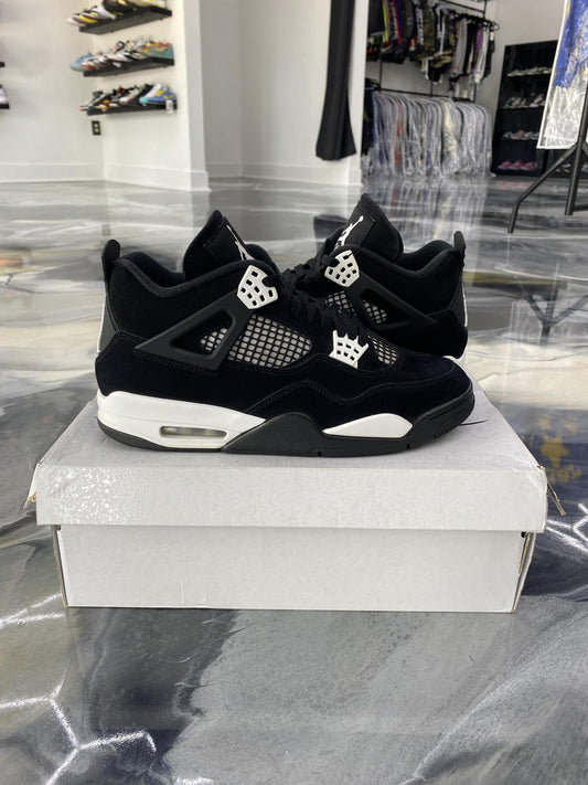 Jordan 4 "White Thunder" Used Size 10.5