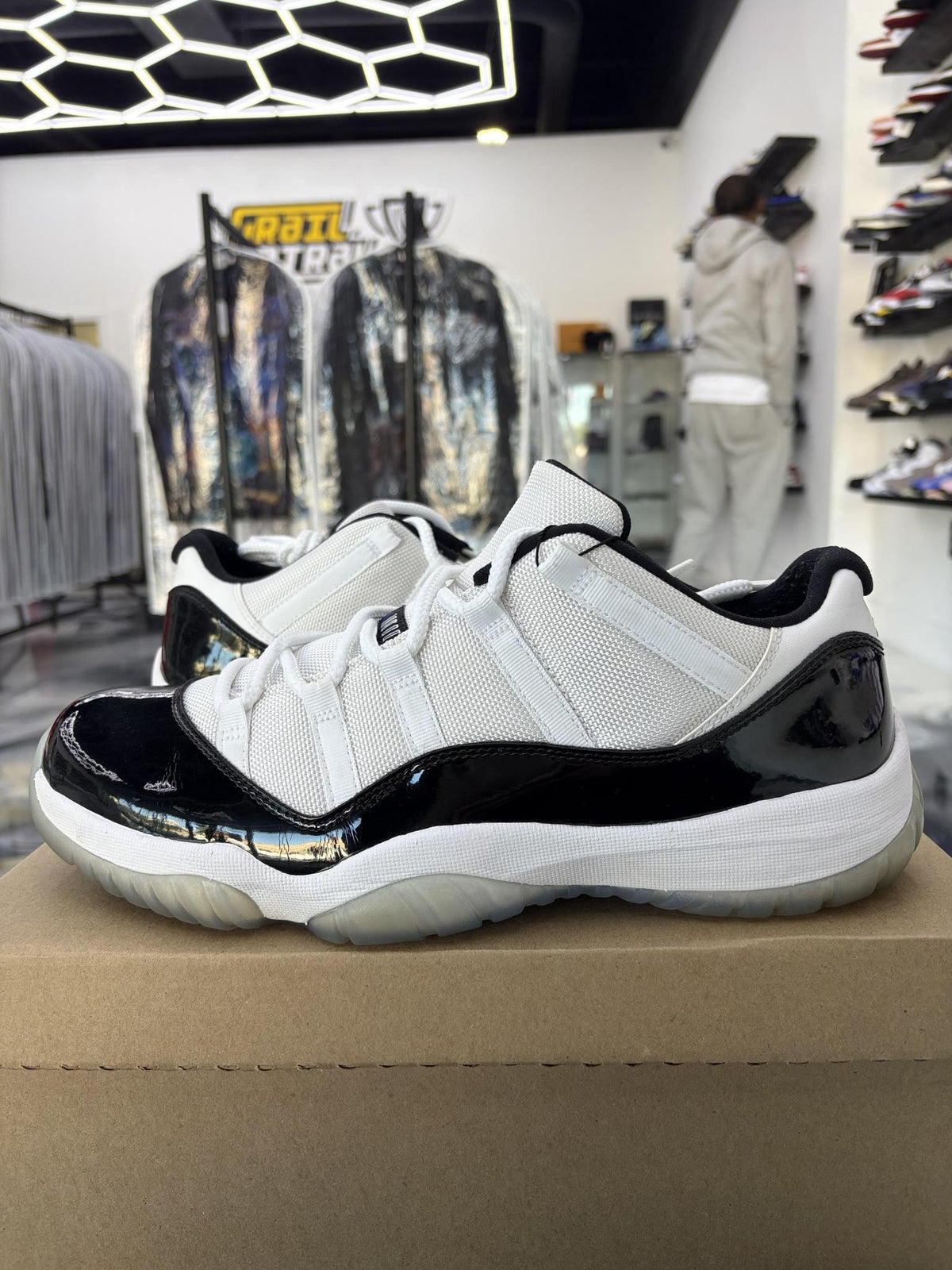 Jordan 11 Low "Concord" Used Size 12