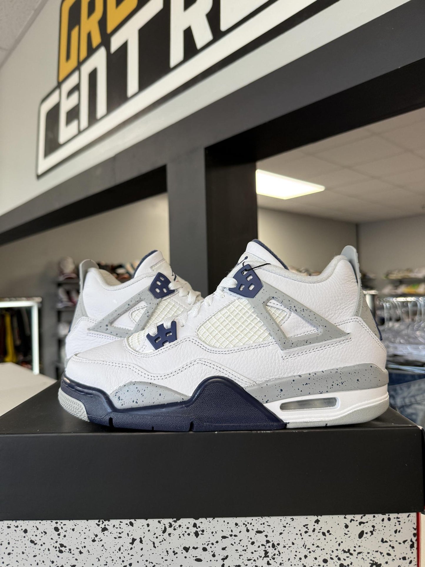 Jordan 4 "Midnight Navy" Used Size 6Y/7.5W