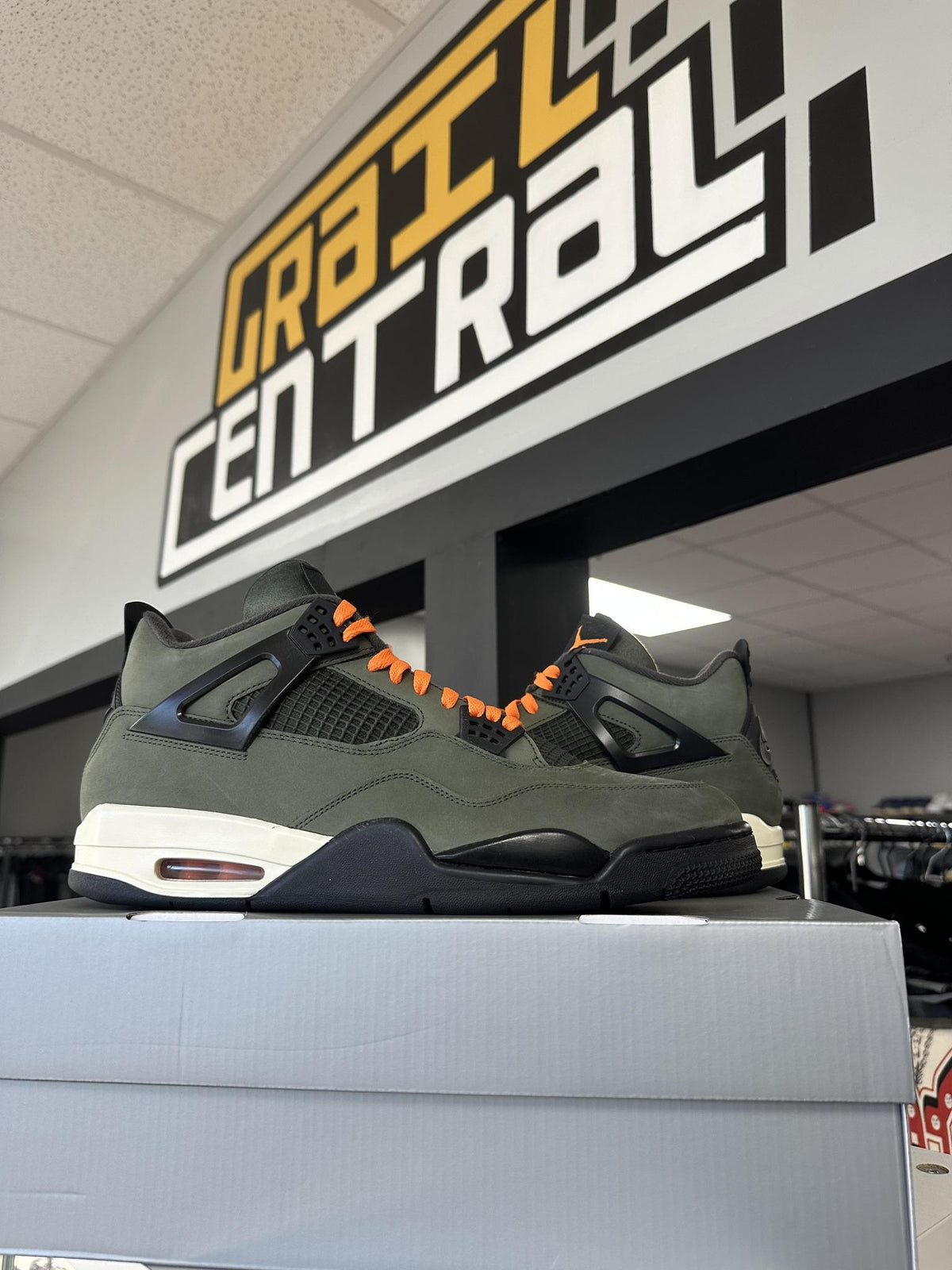 Jordan 4 "UNDFTD" Size 14 Used