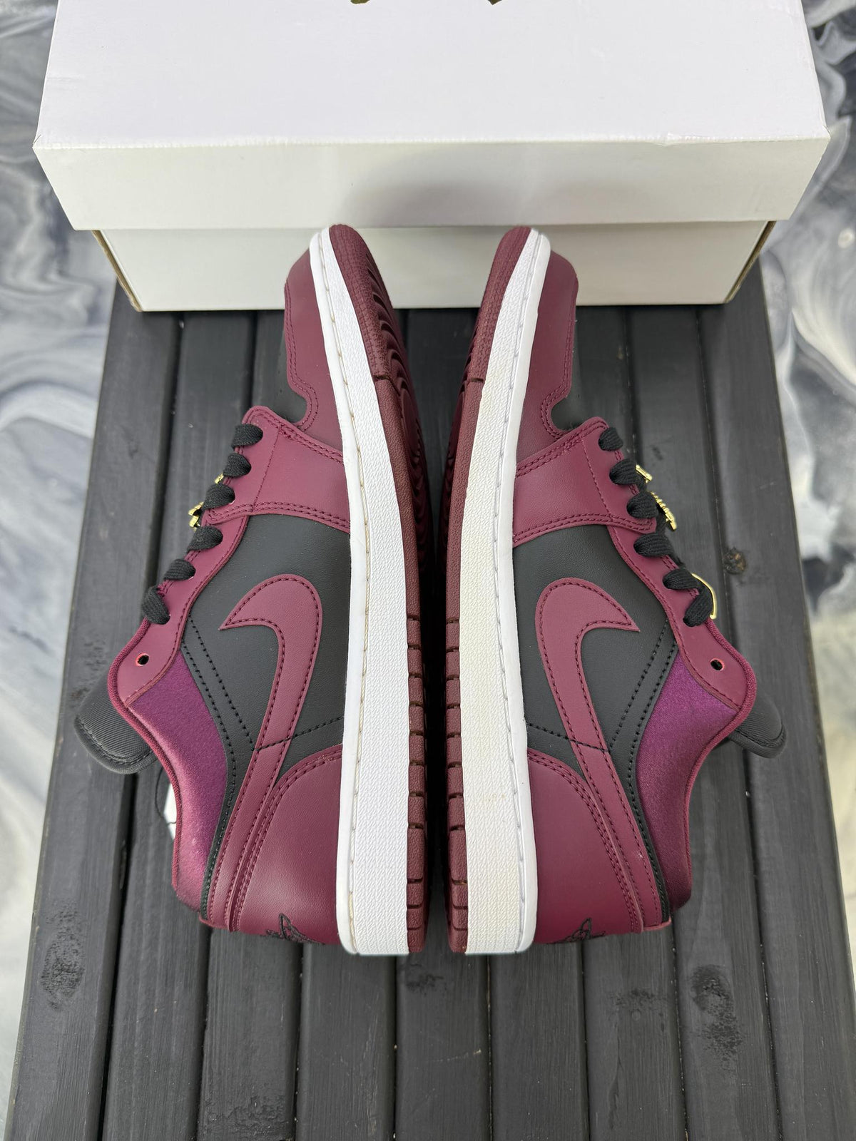 Jordan 1 Low "Dark Beetroot" Used Size 7.5