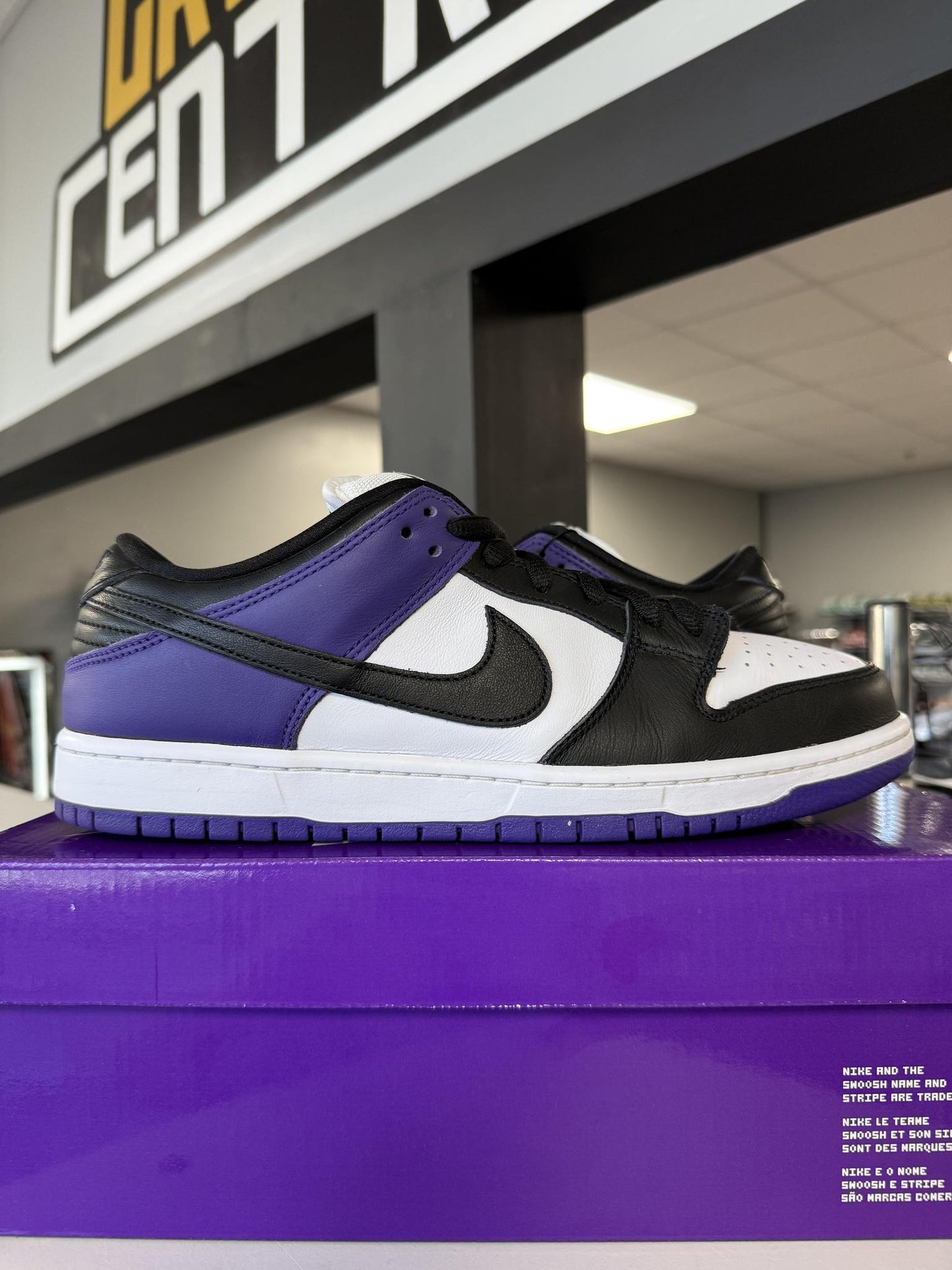 Nike SB Dunk Low Court Purple Used Size 11