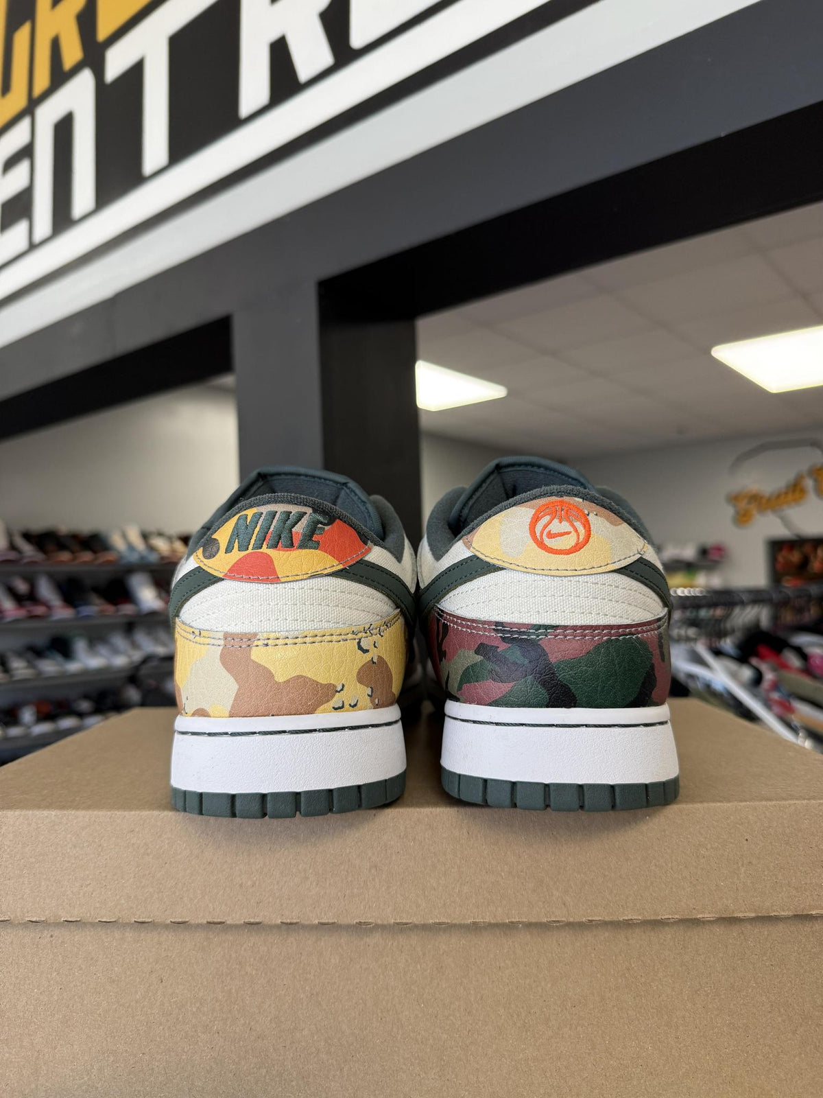 Dunk Low Camo Pack "White" Used Size 13