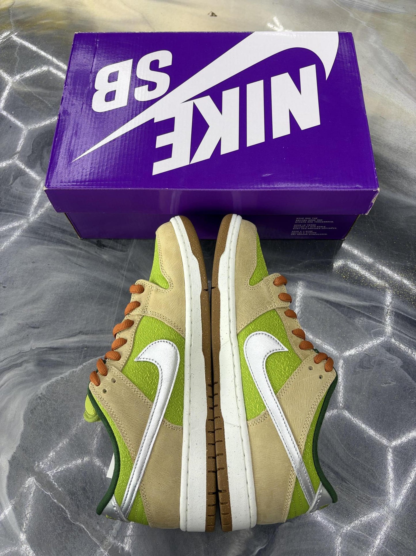 Nike SB Dunk Low "Escargot" Used Size 10.5