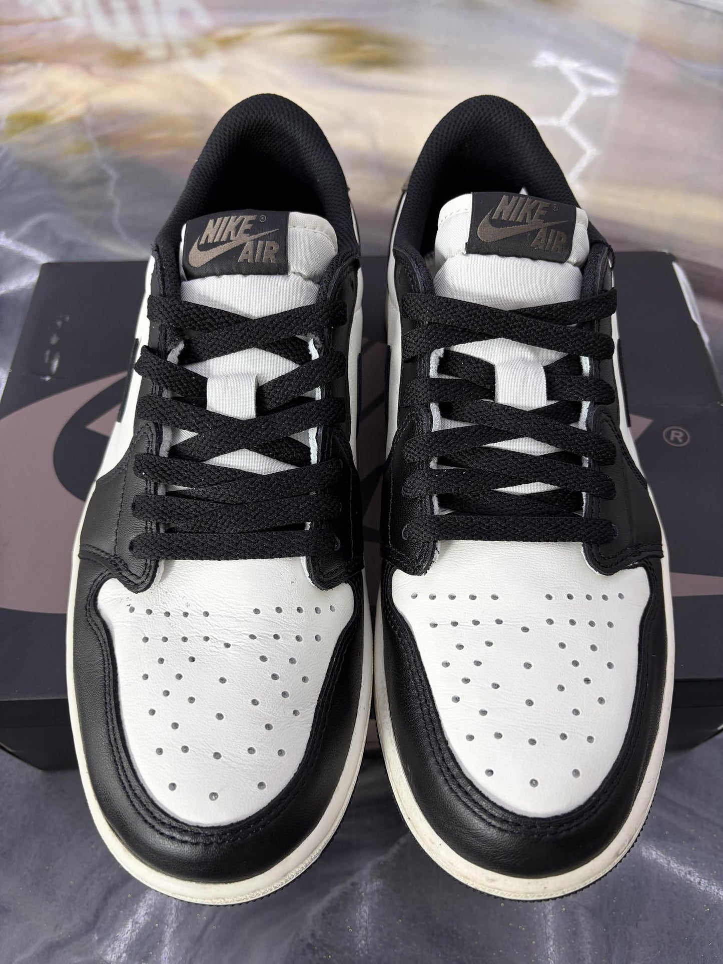 Jordan 1 Low "Mocha" Used Size 9