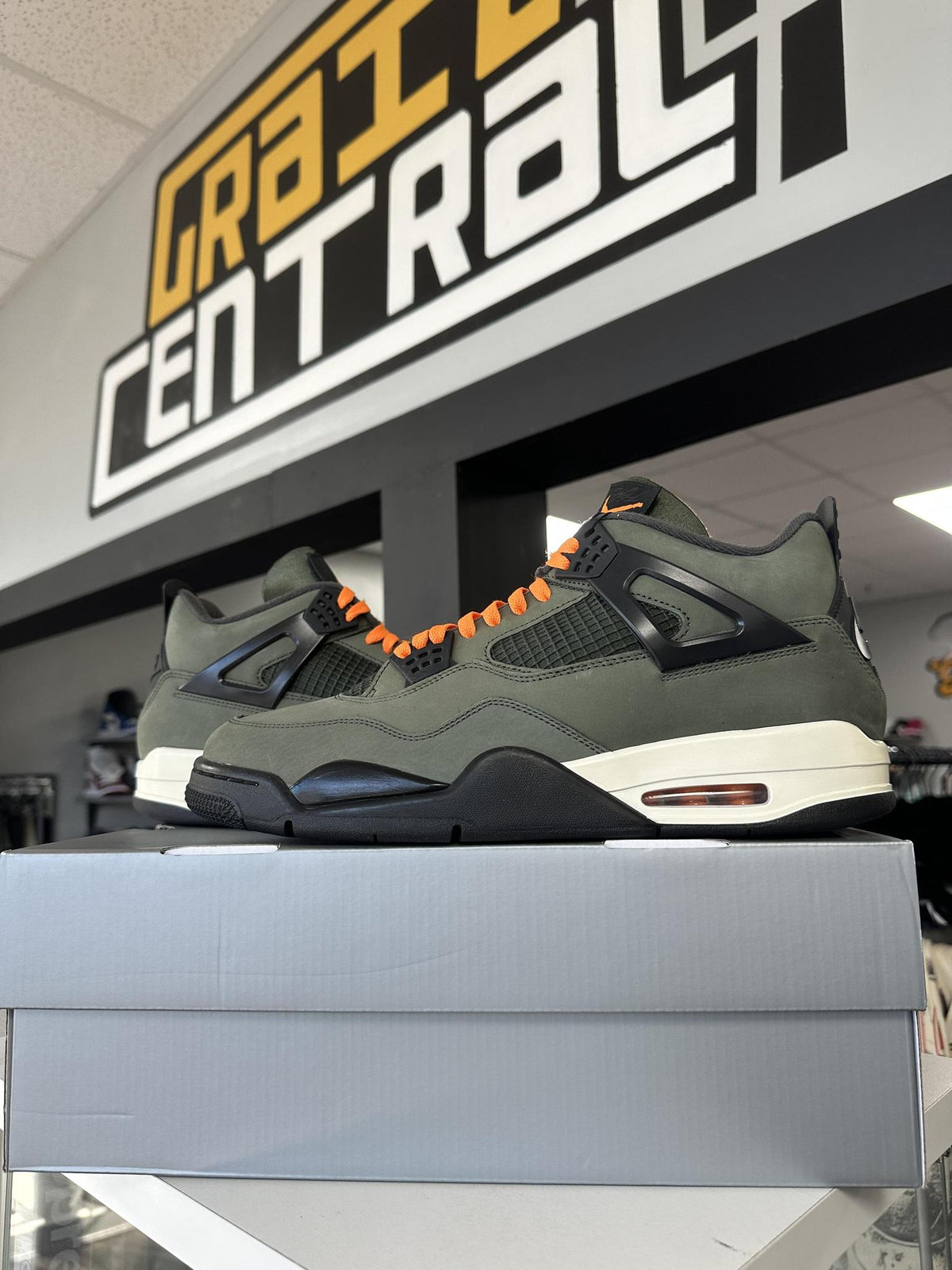 Jordan 4 "UNDFTD" Size 14 Used