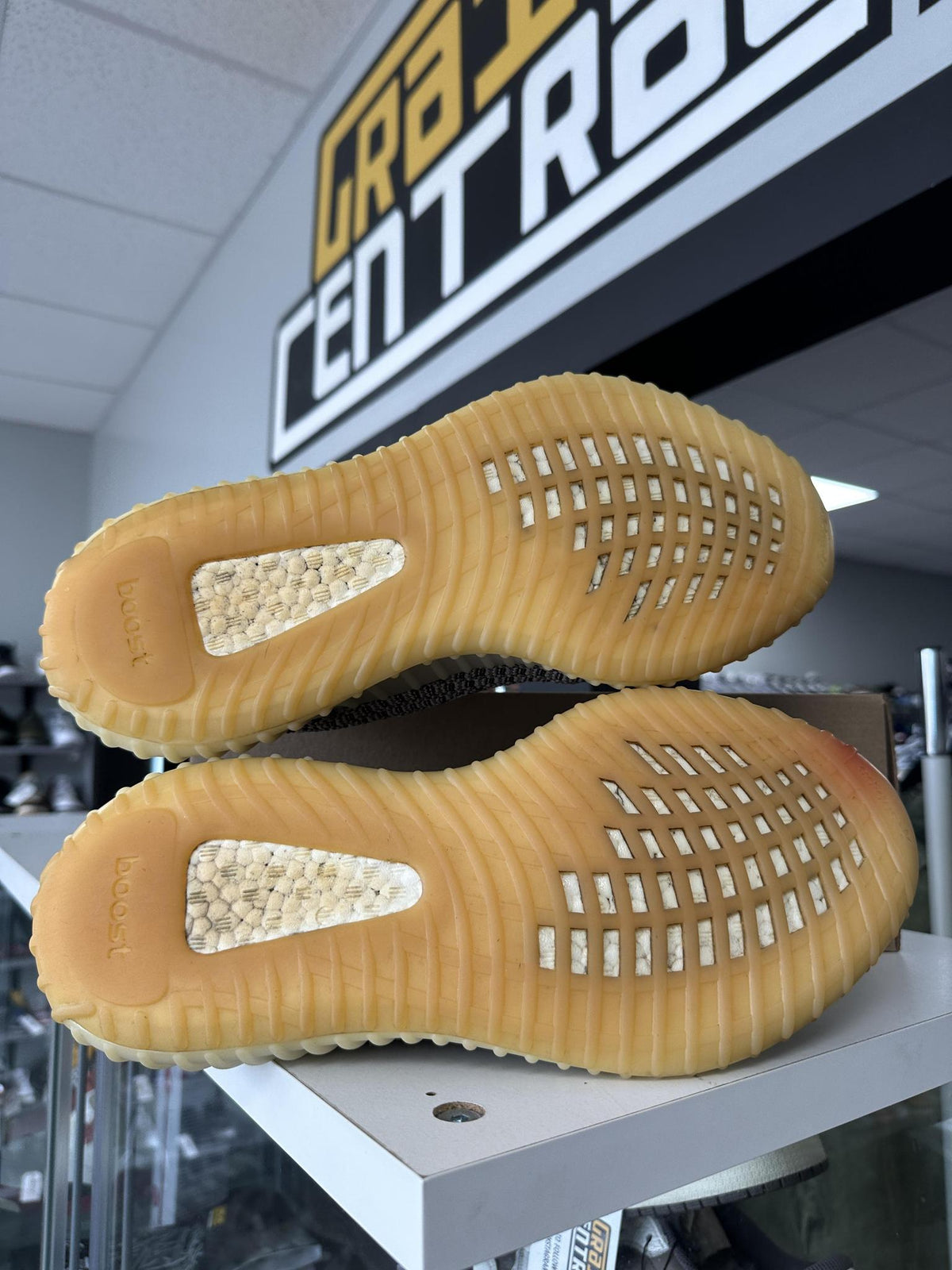 Yeezy 350 "Ash Pearl" Used Size 11.5