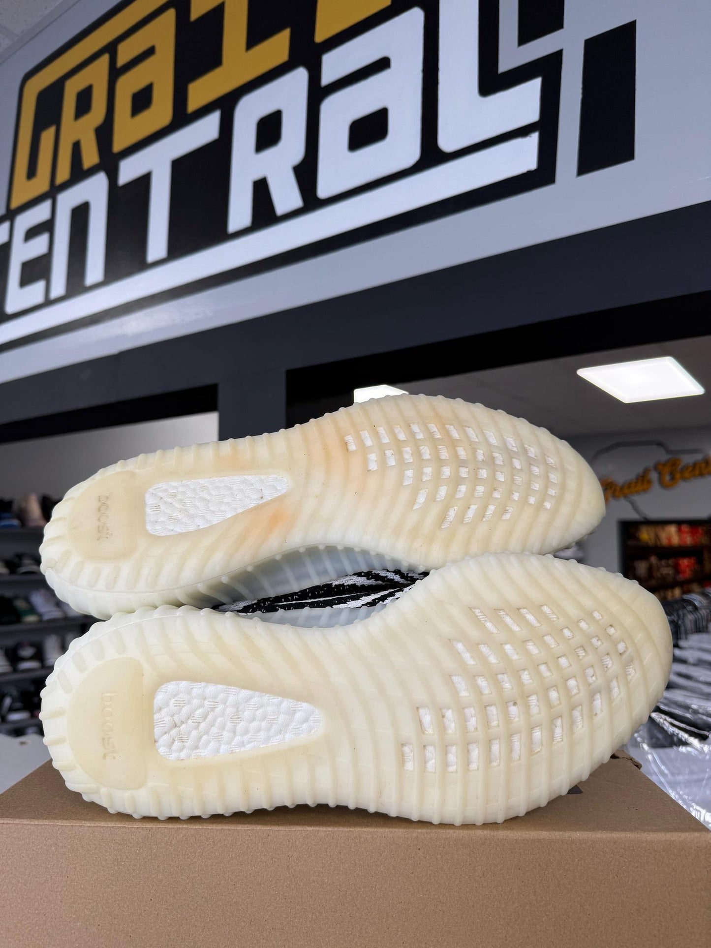 Yeezy 350 V2 "Zebra" Used Size 12