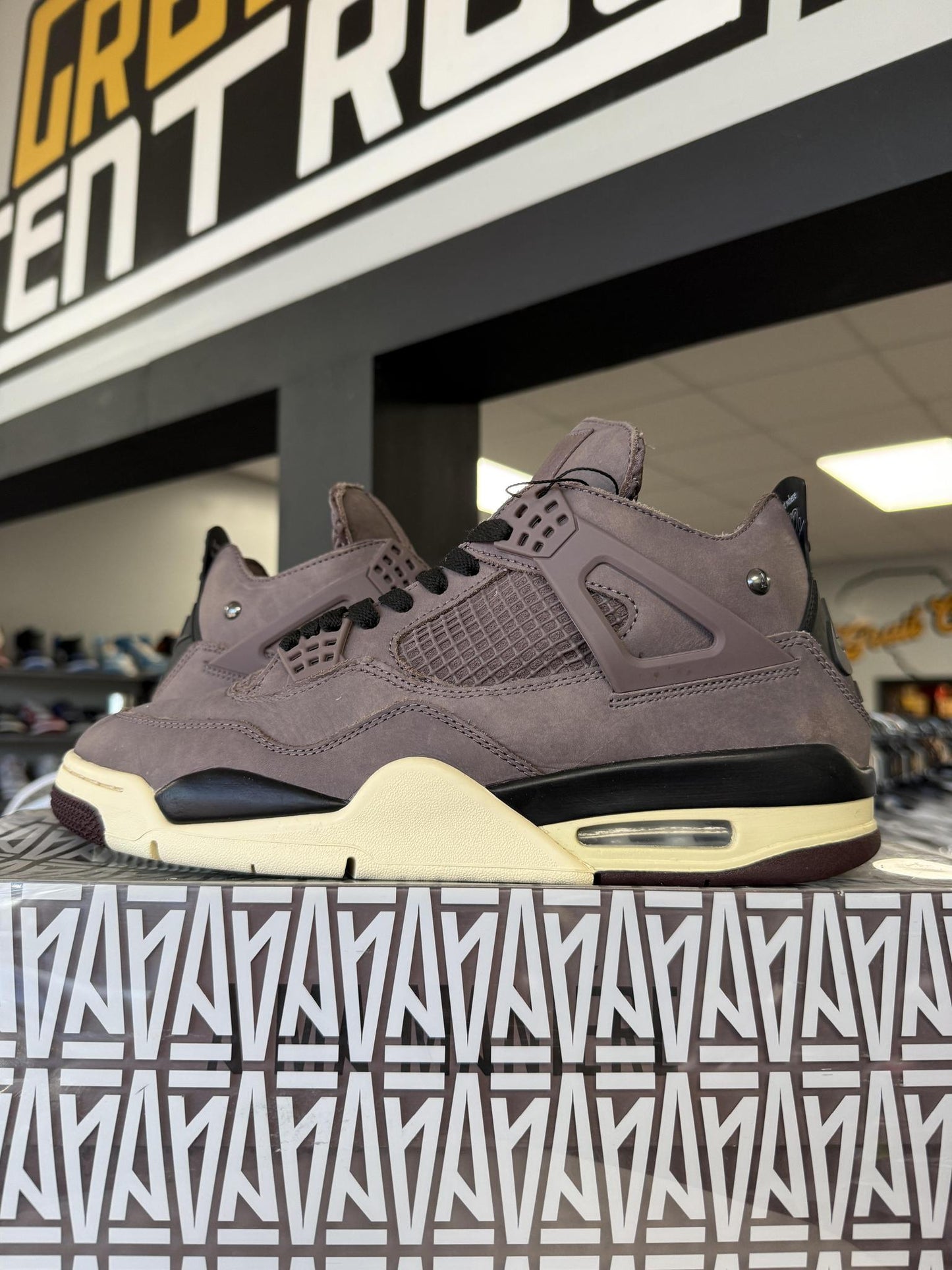 Jordan 4 A Ma Maniere Used Size 10.5