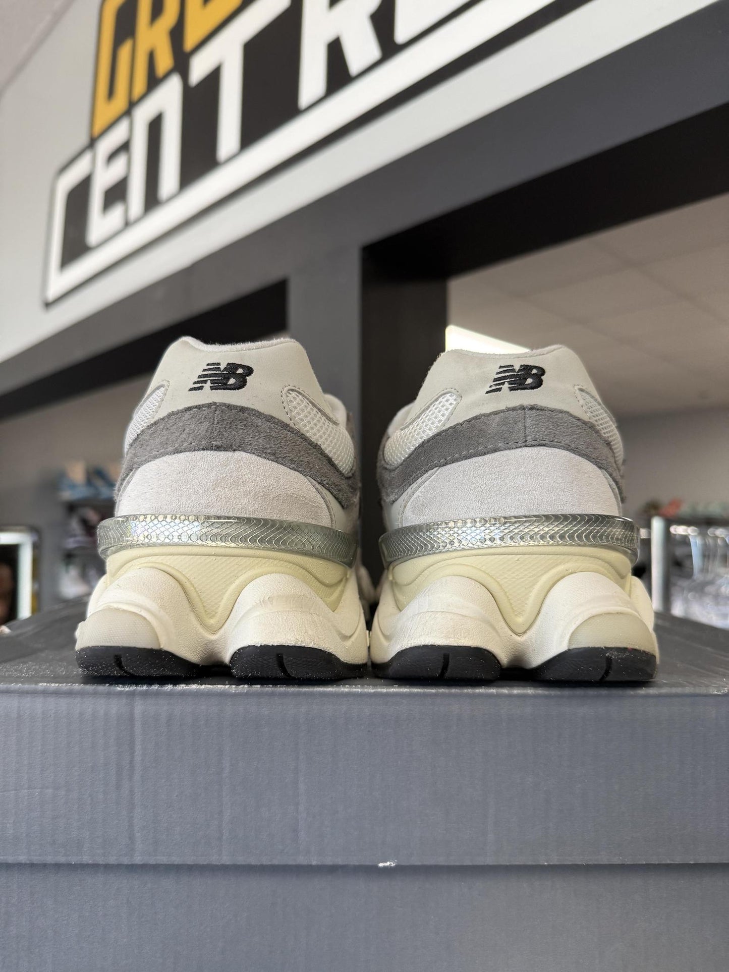 New Balance 9060 "Rain Cloud" Used Size 10.5