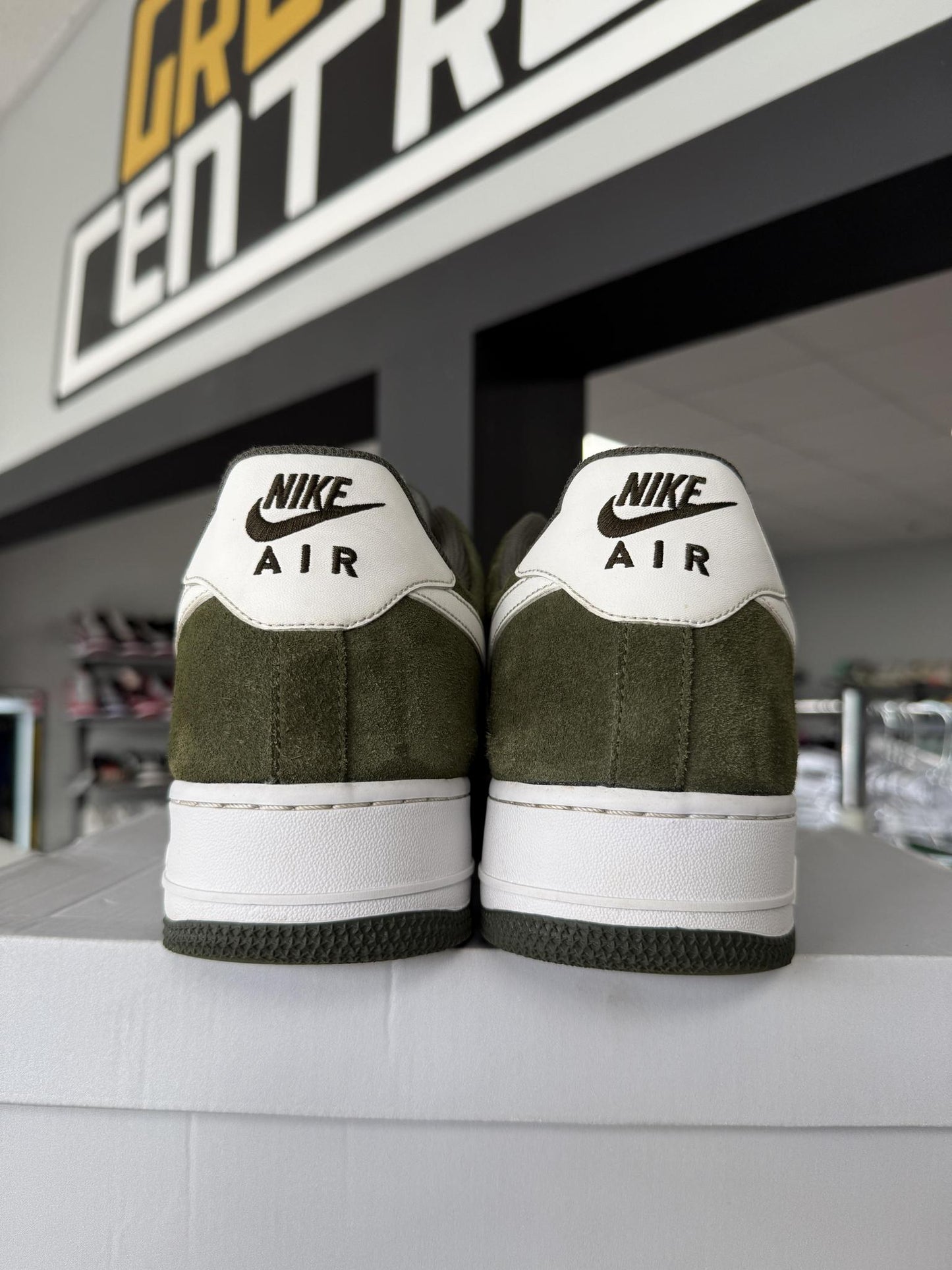 Air Force 1 Low "Olive Green" Used Size 13
