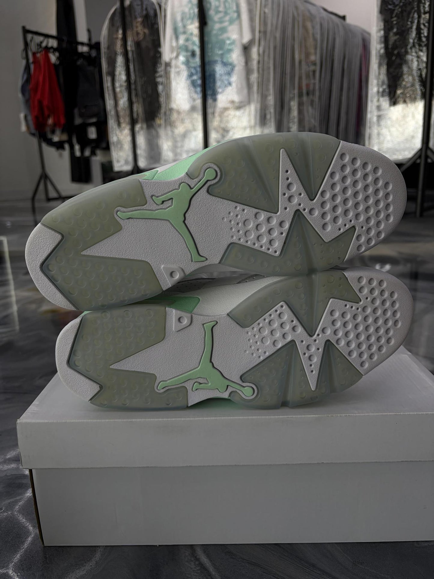 Jordan 6 "Mint" Used Size 11M/9.5M