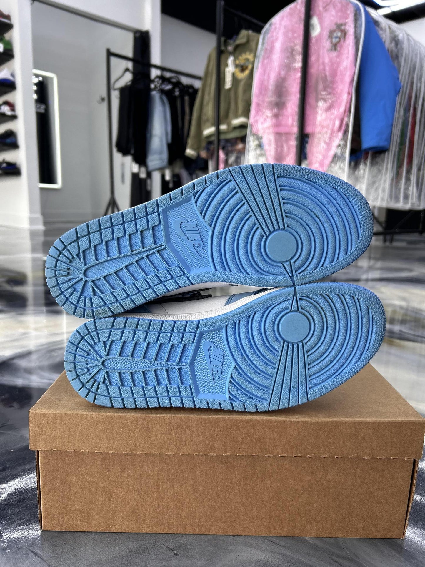 Jordan 1 "University Blue" Used Size 10