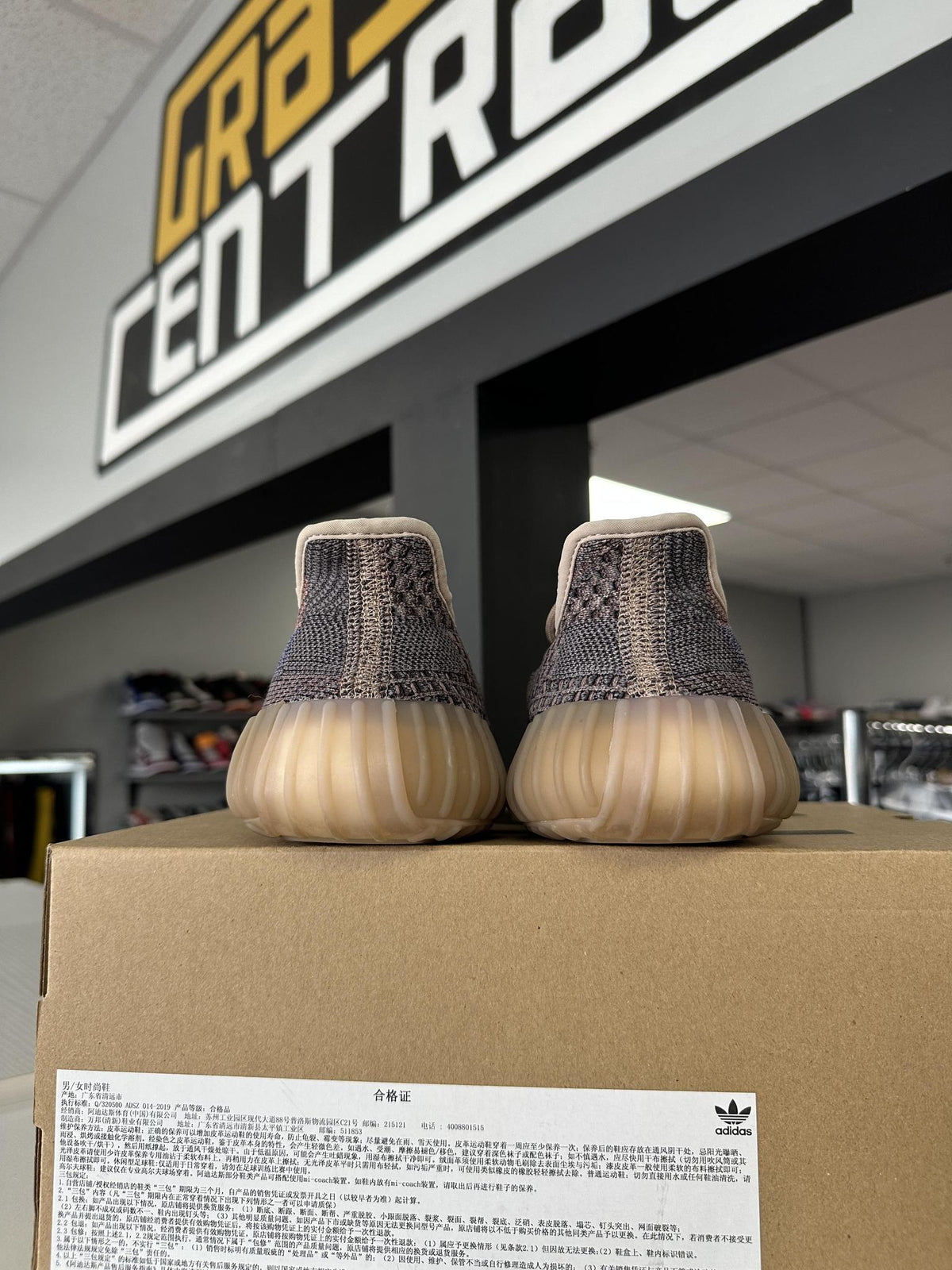 Adidas Yeezy 350 V2 "Fade" Used Size 6.5Y/8W