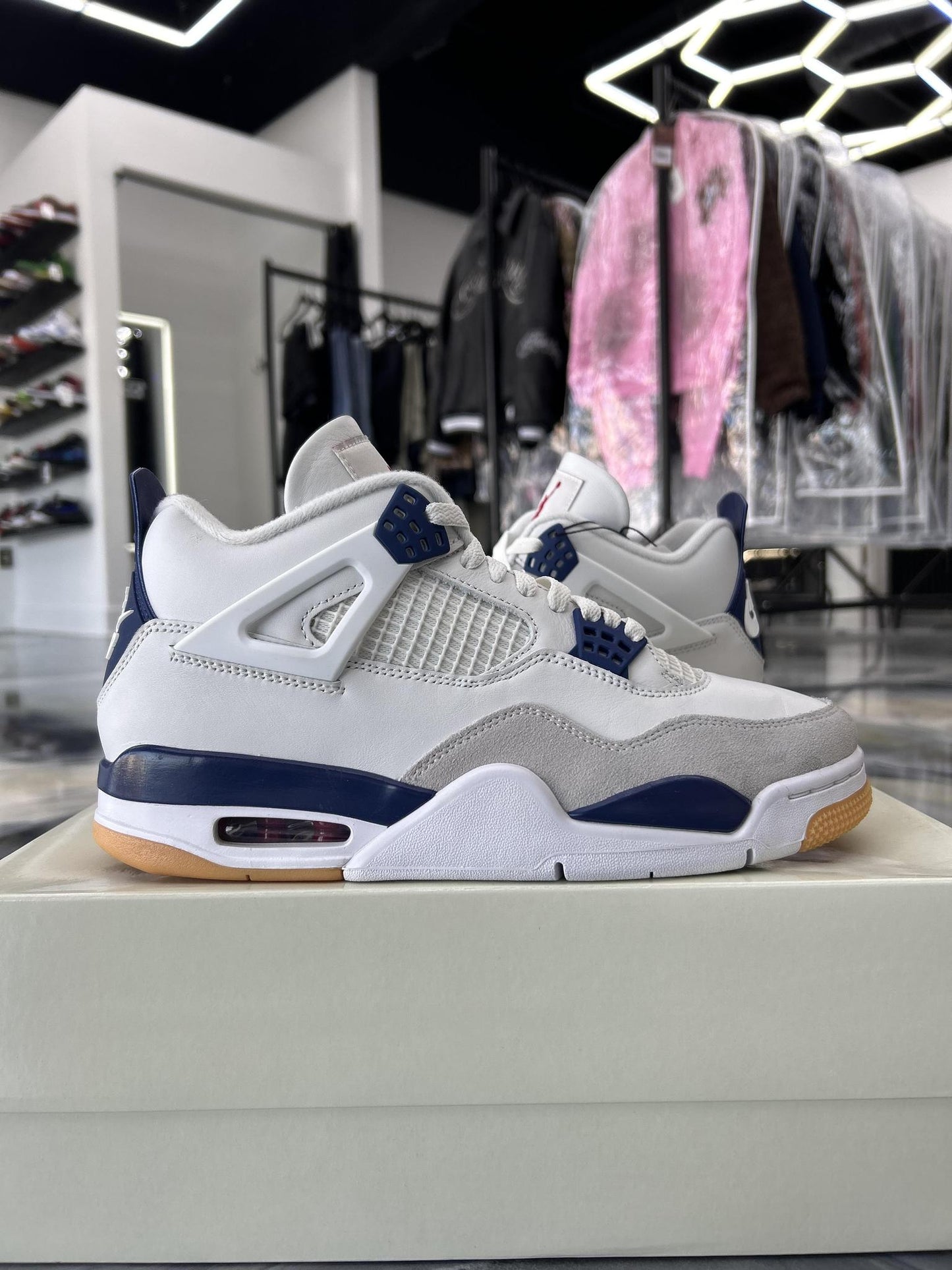 Jordan 4 "Navy SB" Used Size 9.5