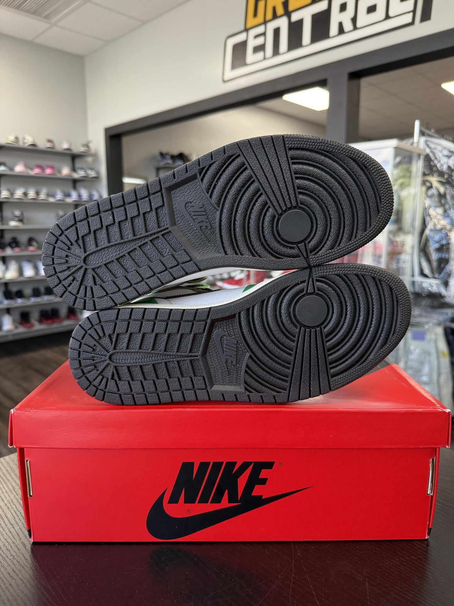 Jordan 1 "Lucky Green" Used