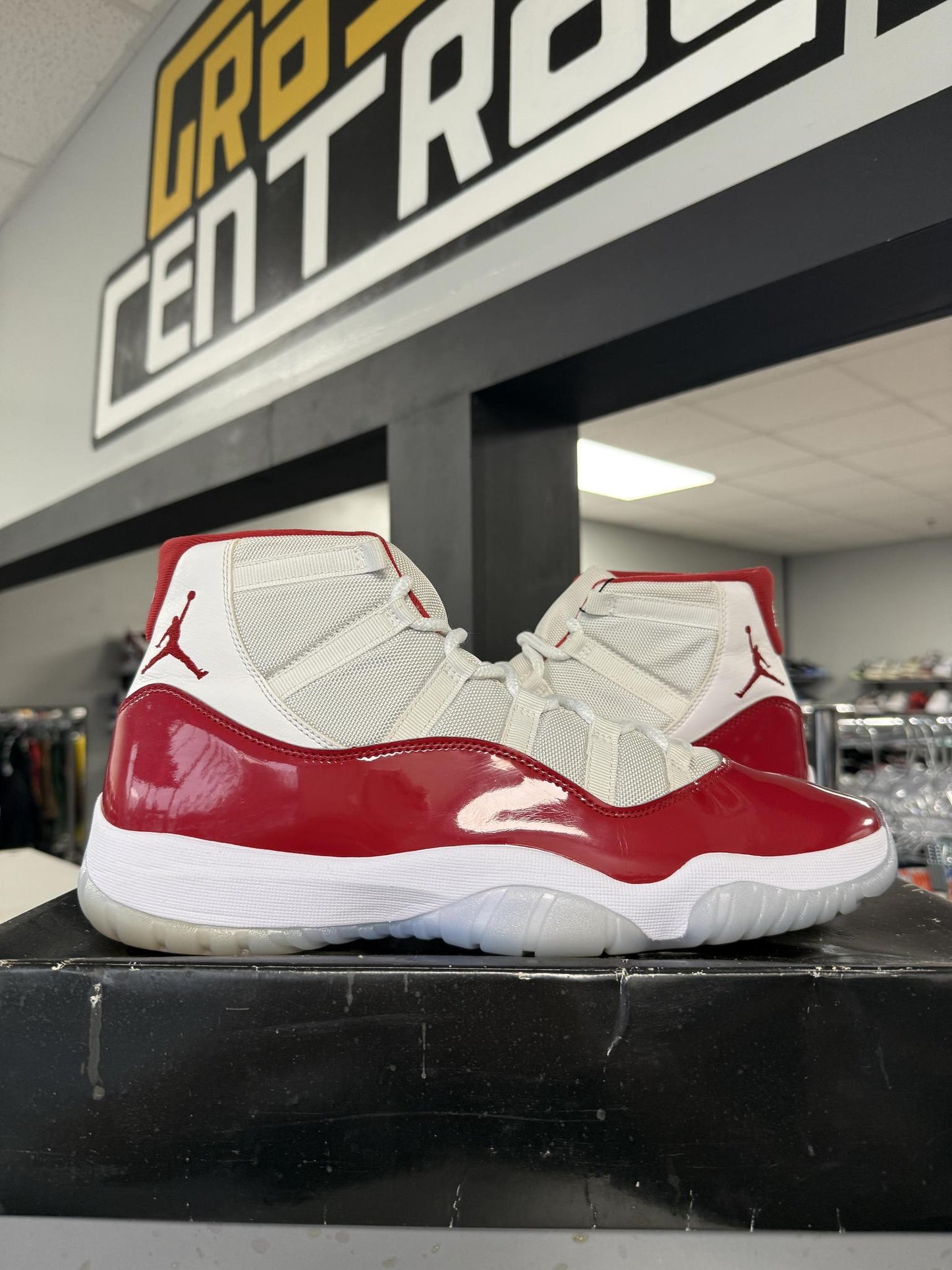 Jordan 11 "Cherry" Used Size 13