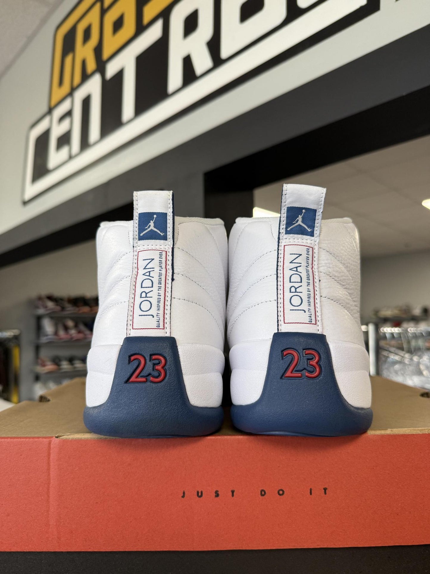 Jordan 12 "French Blue" Used Size 10.5