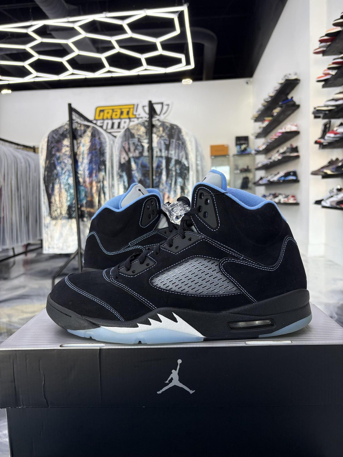 Jordan 5 "University Blue" Used Size 13